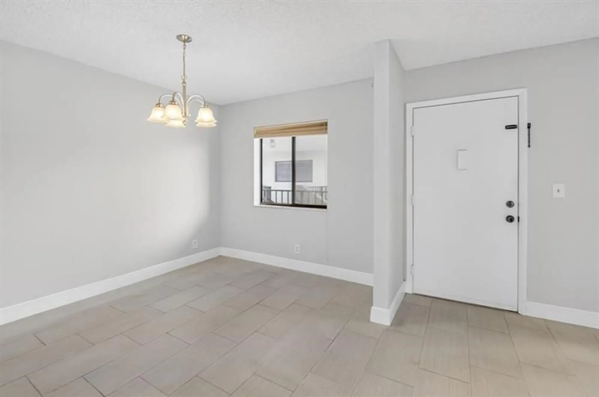 Property Slideshow image 9 of 39 | 5370 las verdes cir apt 319, Delray Beach, FL, 33484
