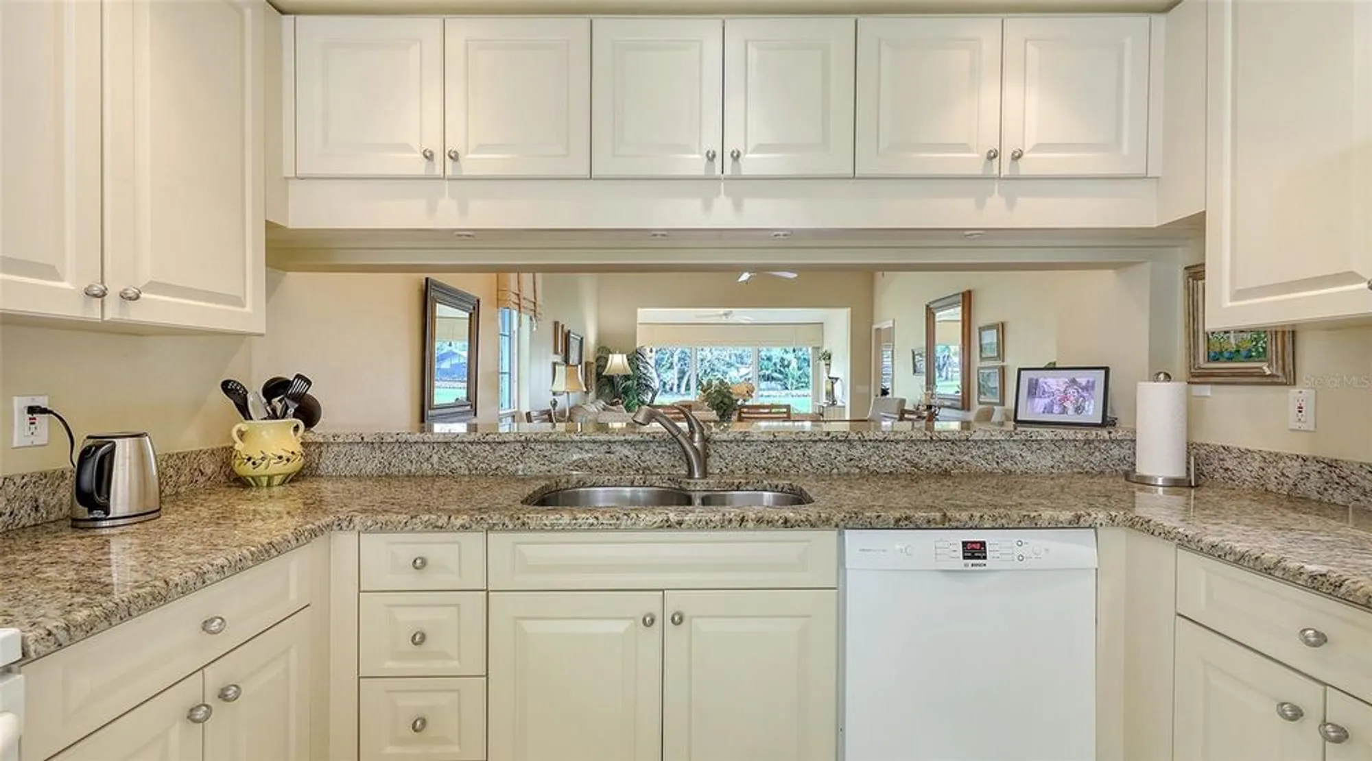 Property Slideshow image 12 of 35 | 5568 country club way, Sarasota, FL, 34243