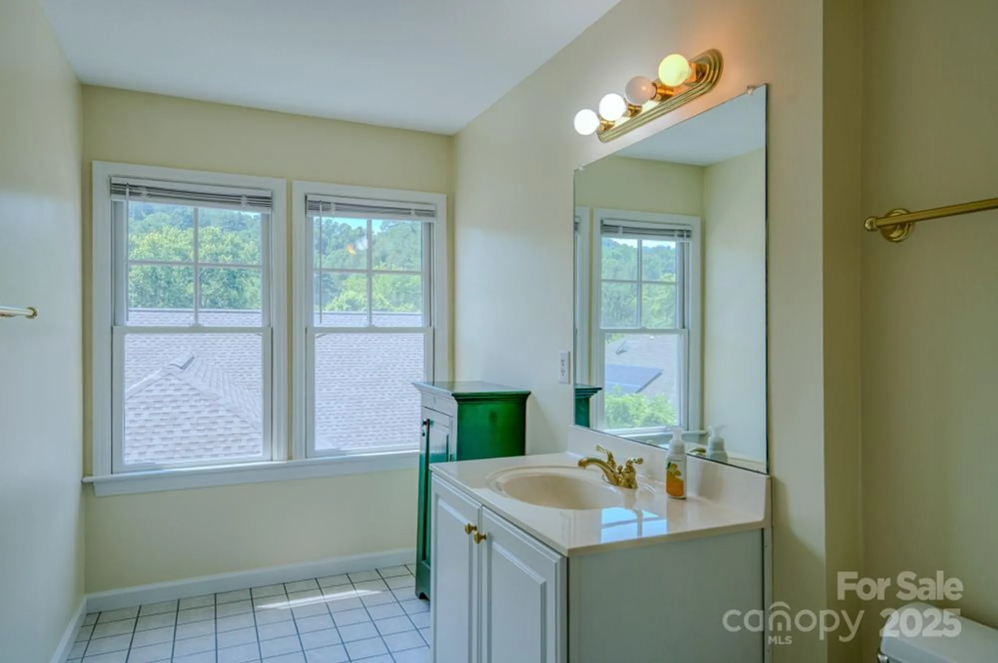 Property Slideshow image 29 of 38 | 8 creekside way, Asheville, NC, 28804