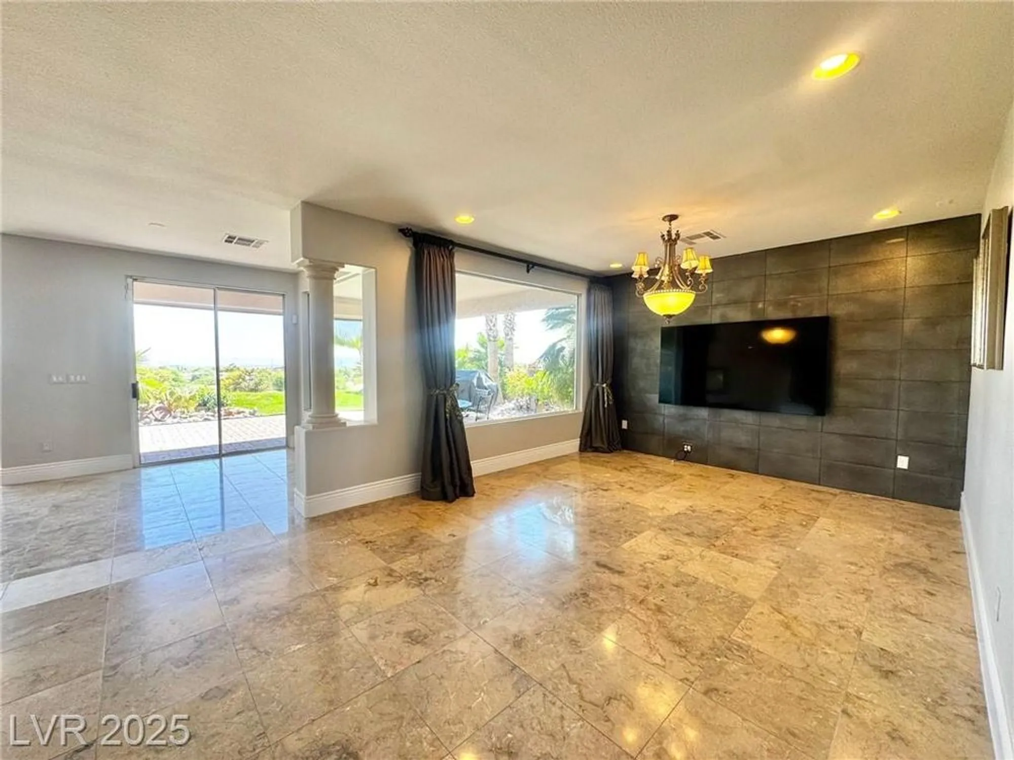 Property Slideshow image 8 of 47 | 4596 bersaglio st, Las Vegas, NV, 89135
