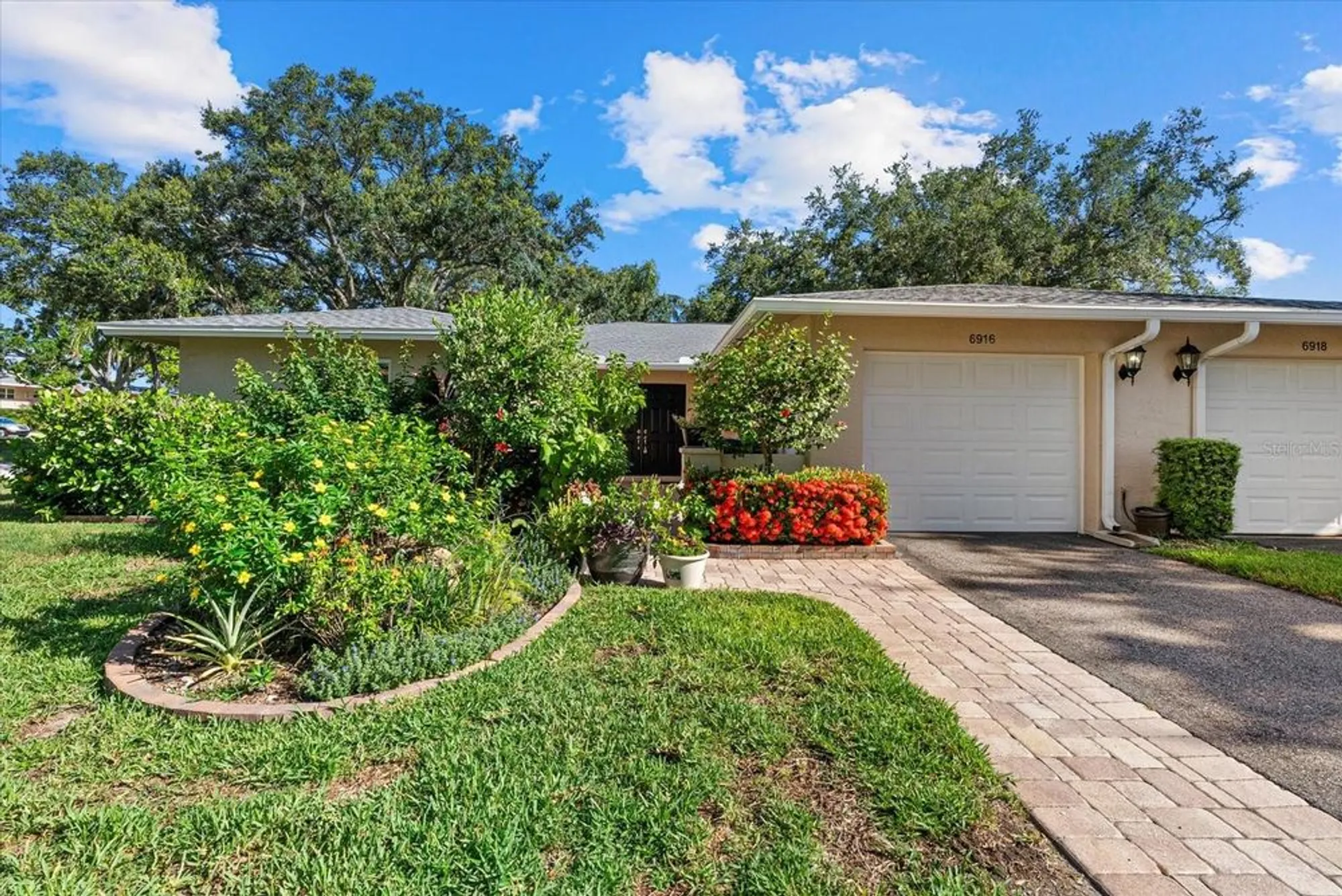 Property Slideshow image 1 of 29 | 6916 w country club dr n # 9b, Sarasota, FL, 34243