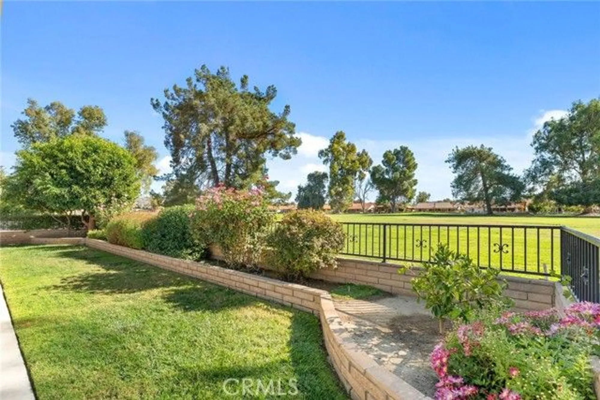 Property Slideshow image 27 of 39 | 2059 silver oak way, Hemet, CA, 92545