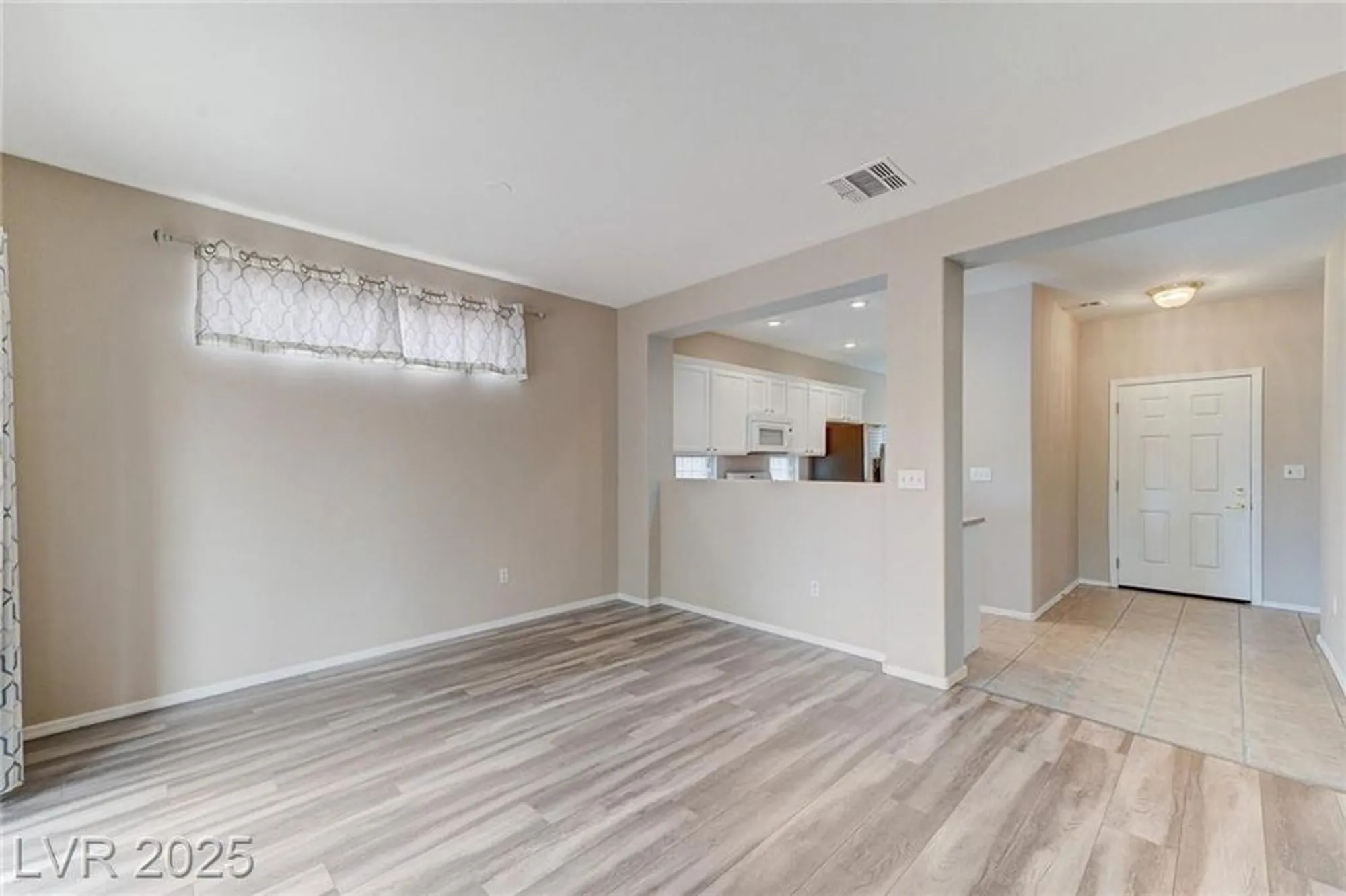 Property Slideshow image 32 of 93 | 2160 tiger links dr, Henderson, NV, 89012