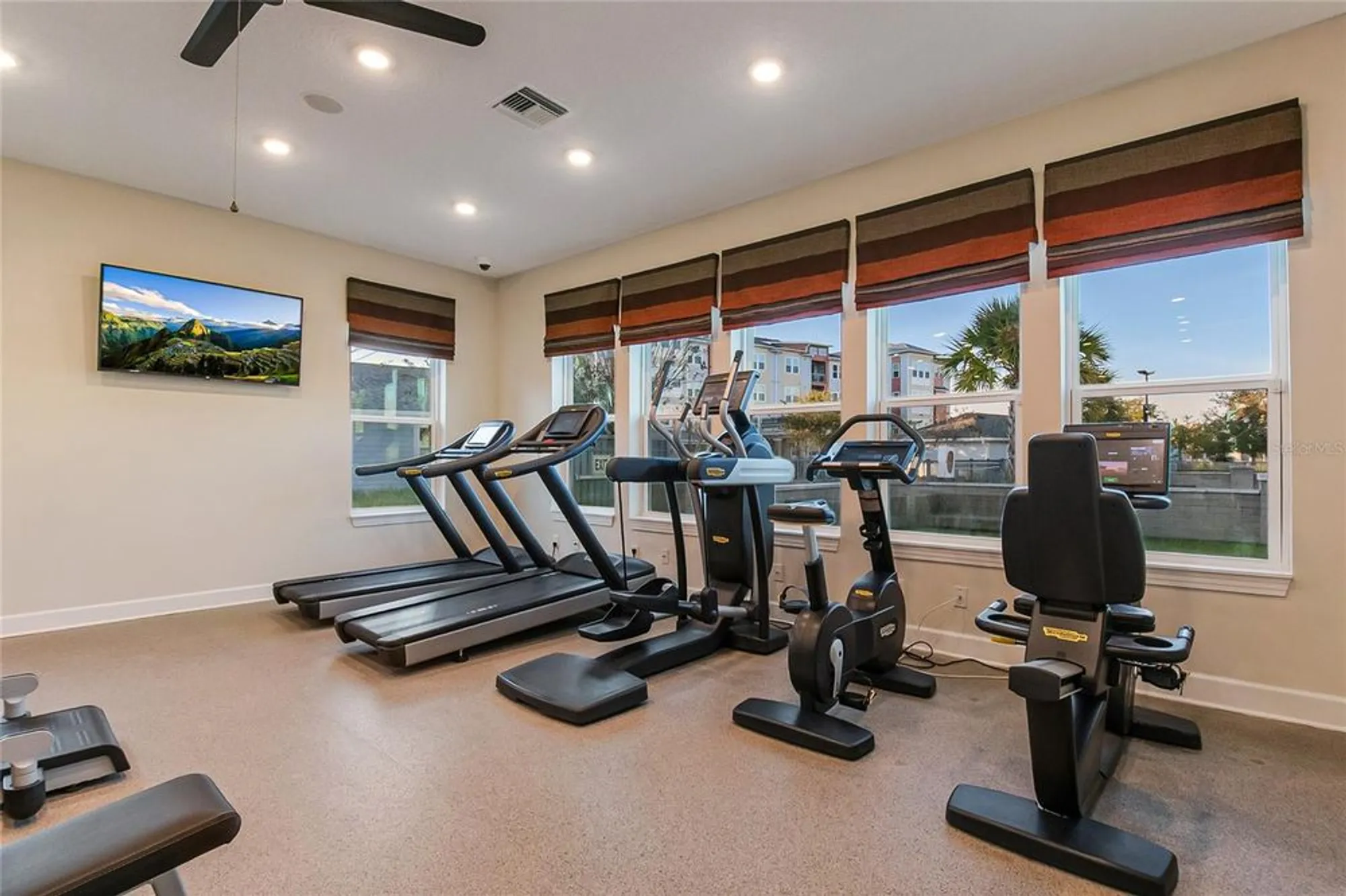 Property Slideshow image 46 of 55 | 7573 laureate blvd unit 1305, Orlando, FL, 32827