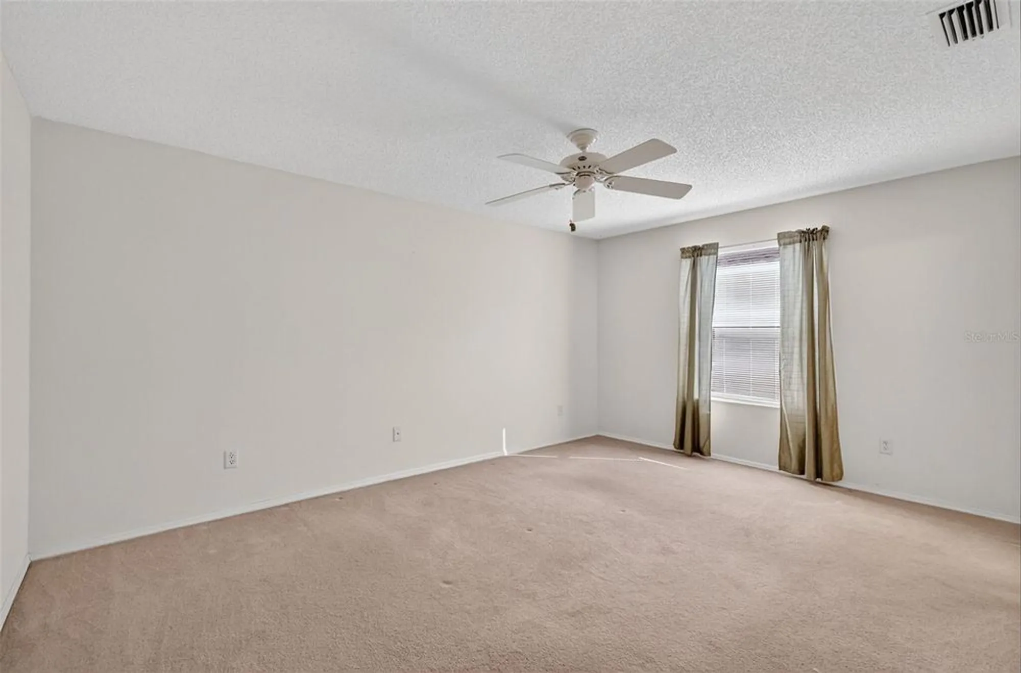 Property Slideshow image 16 of 35 | 2475 laurel bay ln, The Villages, FL, 32162