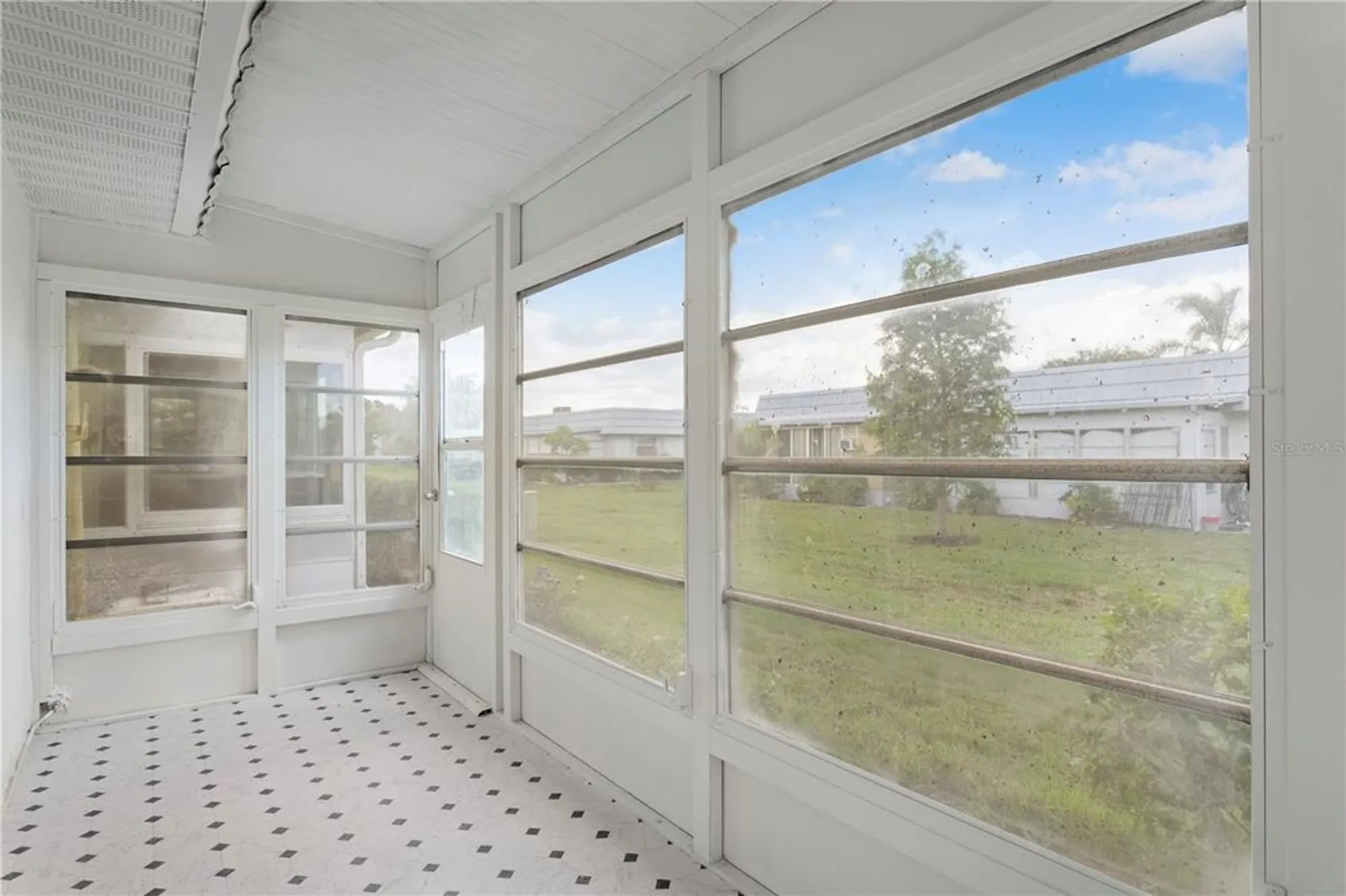Property Slideshow image 19 of 53 | 201 bedford st 79, Sun City Center, FL, 33573