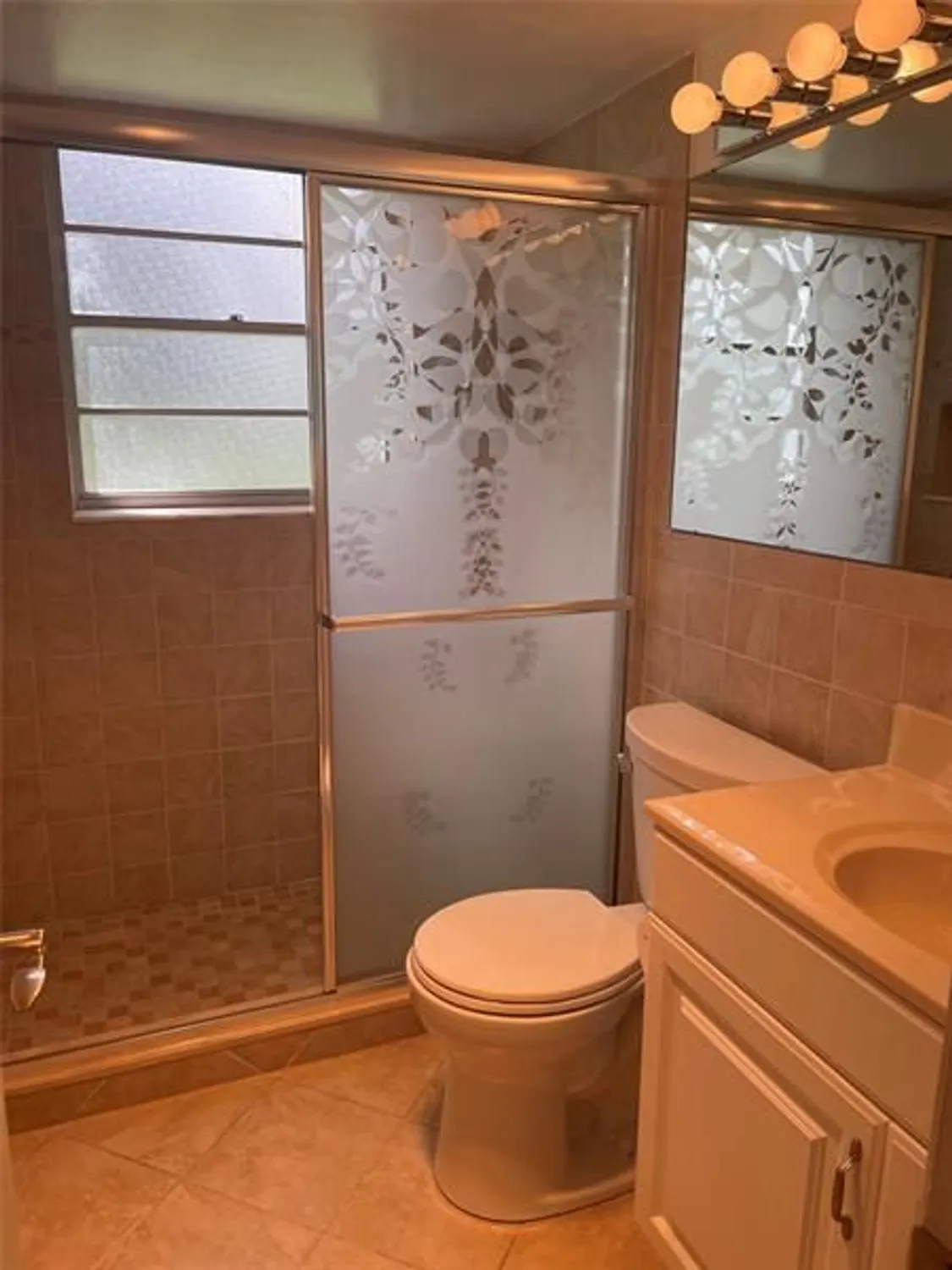 Property Slideshow image 14 of 64 | 40 keswick b # 40, Deerfield Beach, FL, 33442