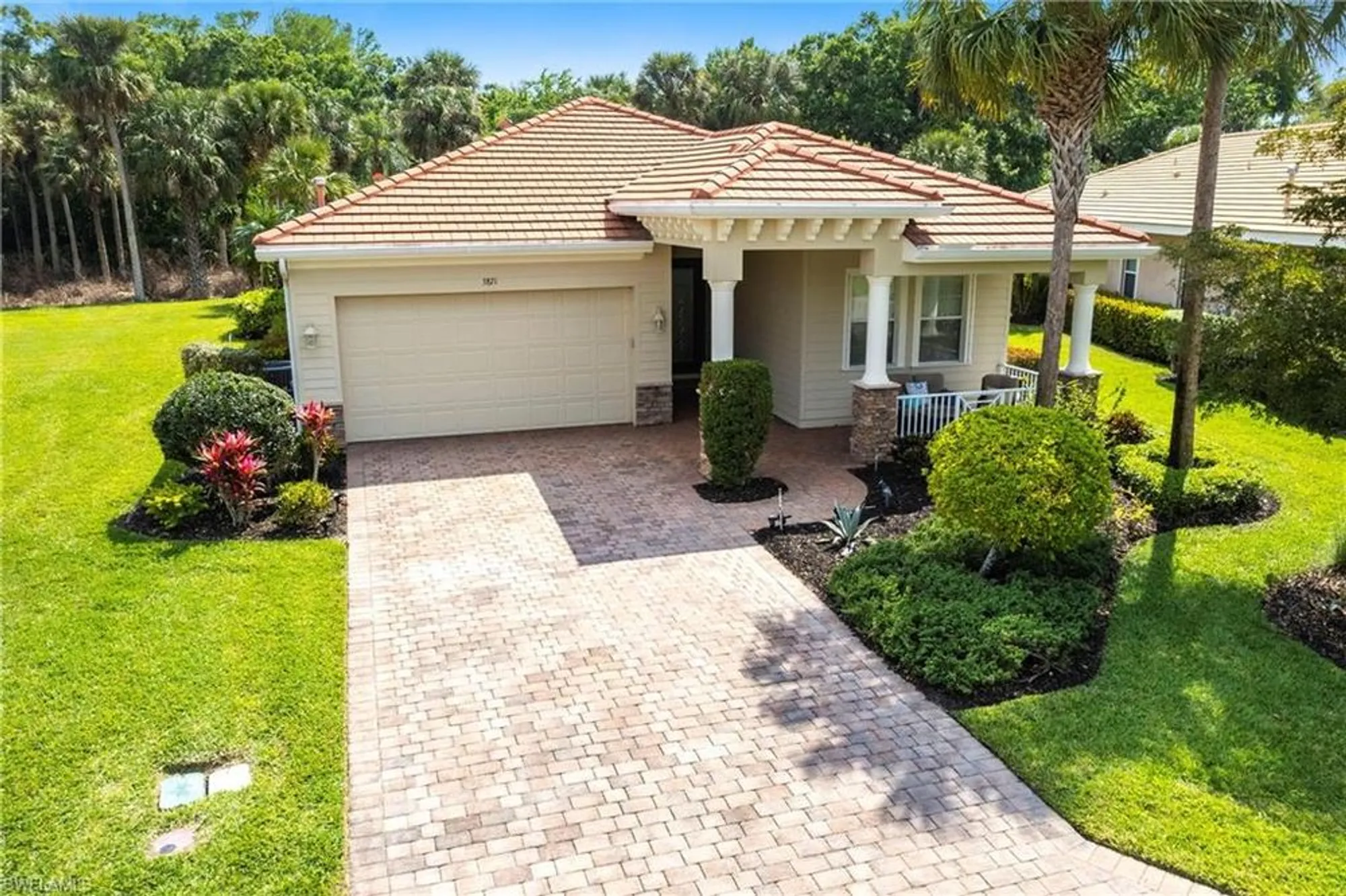 Property Slideshow image 1 of 49 | 3871 otter bend cir, Fort Myers, FL, 33905