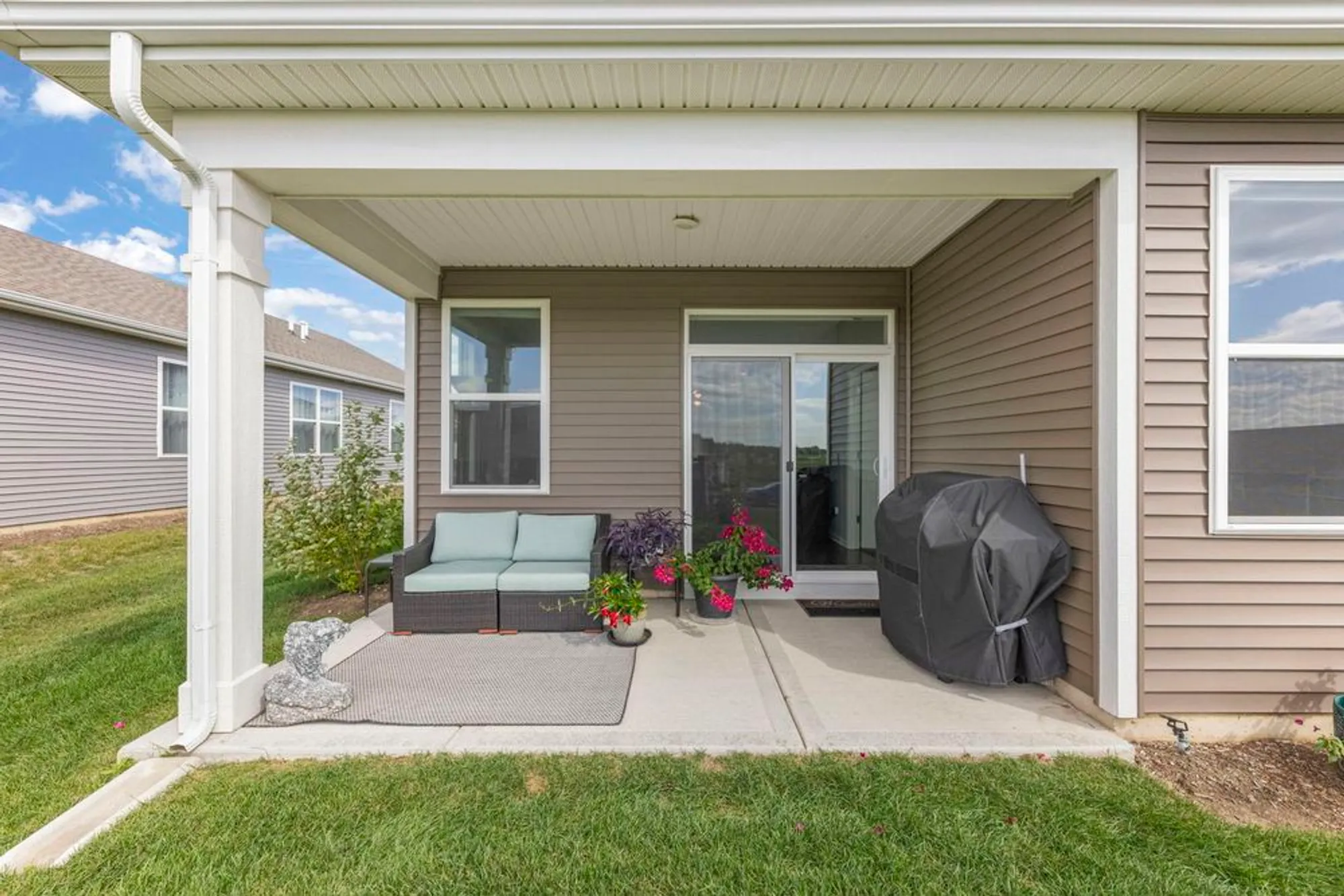 Property Slideshow image 23 of 25 | 1 savannah ct, Algonquin, IL, 60102