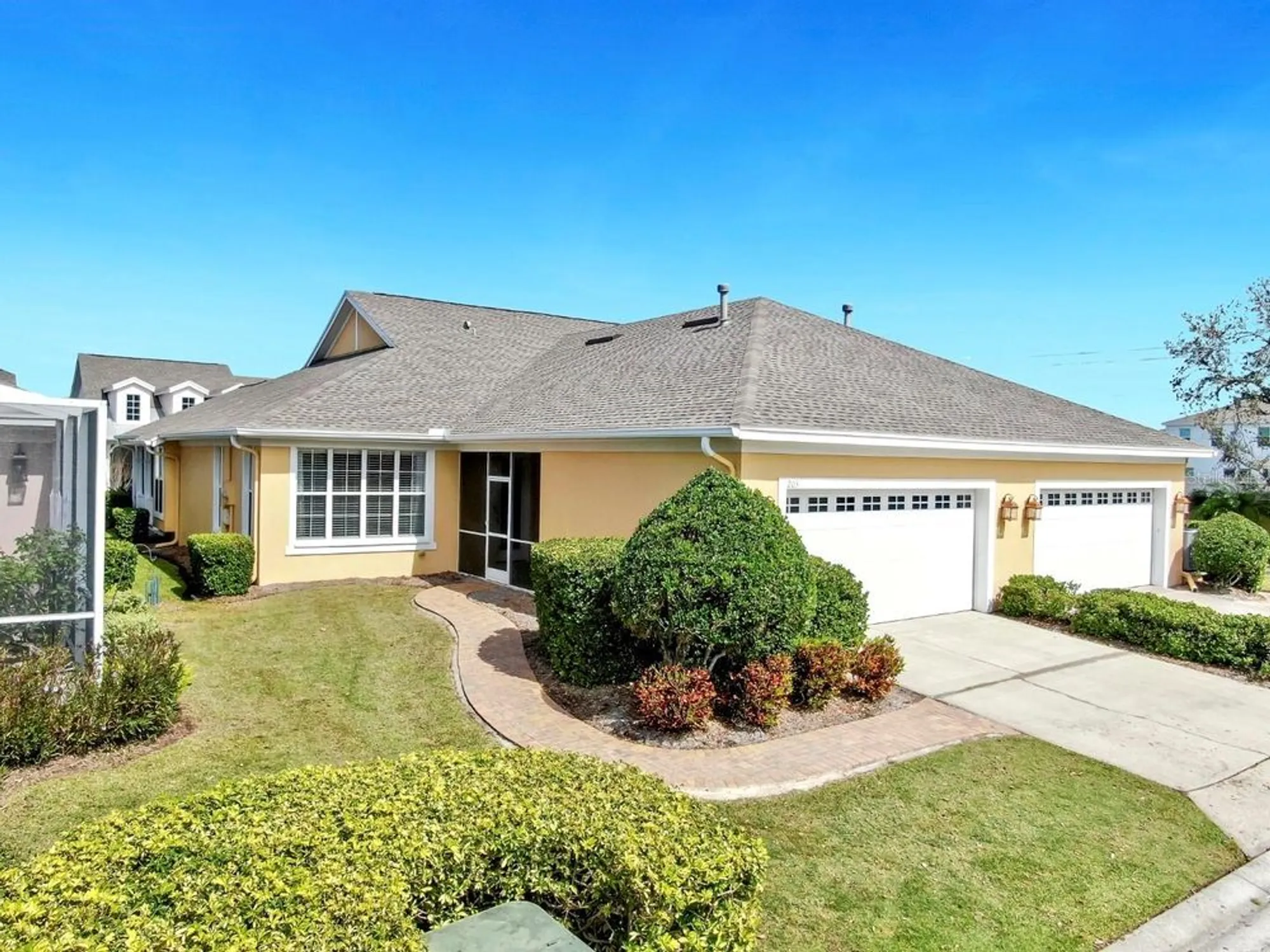 Property Slideshow image 42 of 57 | 203 oceania ct, Apollo Beach, FL, 33572