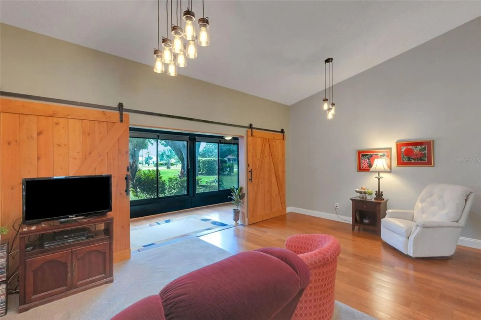 Property Slideshow image 16 of 91 | 1065 tartan dr c, Palm Harbor, FL, 34684