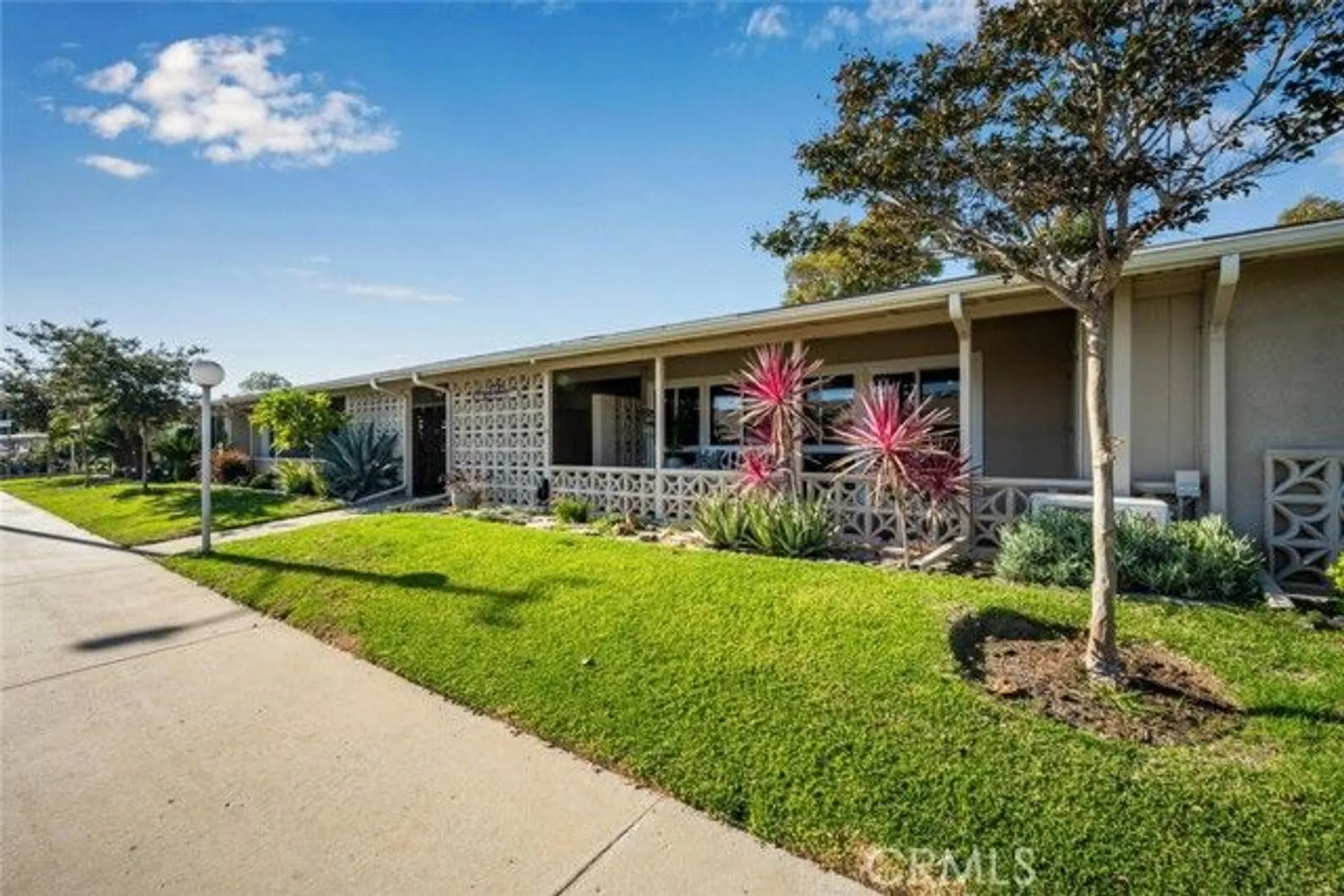 Property Slideshow image 7 of 45 | 1121 northwood rd, Seal Beach, CA, 90740