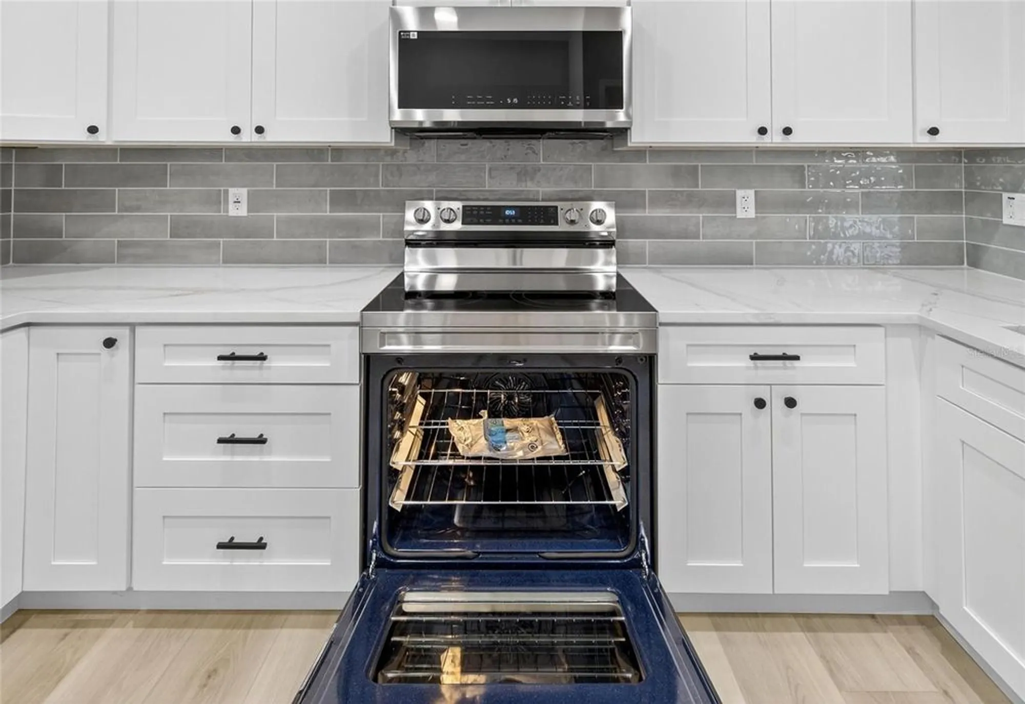 Property Slideshow image 13 of 49 | 1103 villeroy dr, Sun City Center, FL, 33573