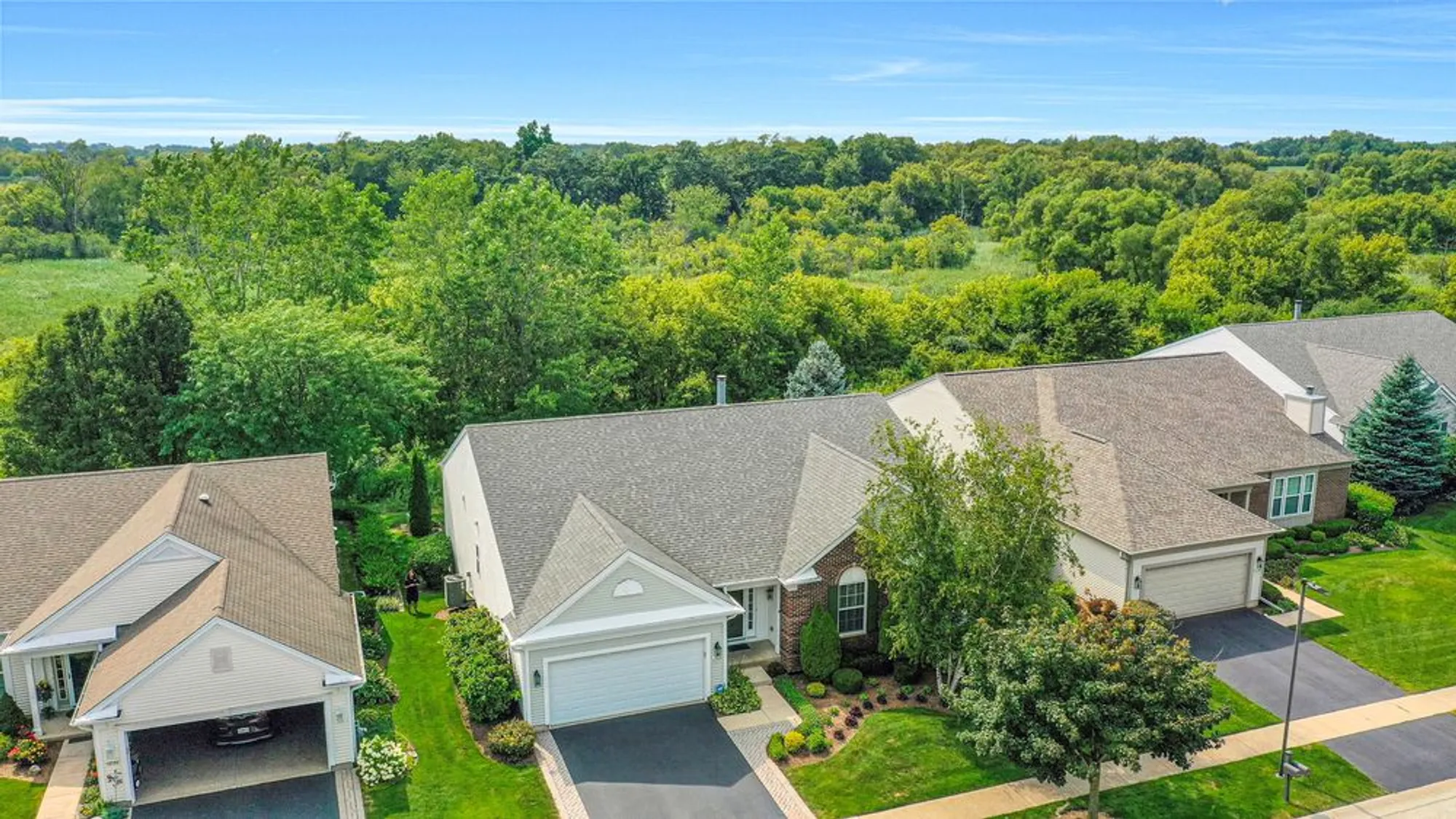 Property Slideshow image 30 of 34 | 12145 daphne dr, Huntley, IL, 60142