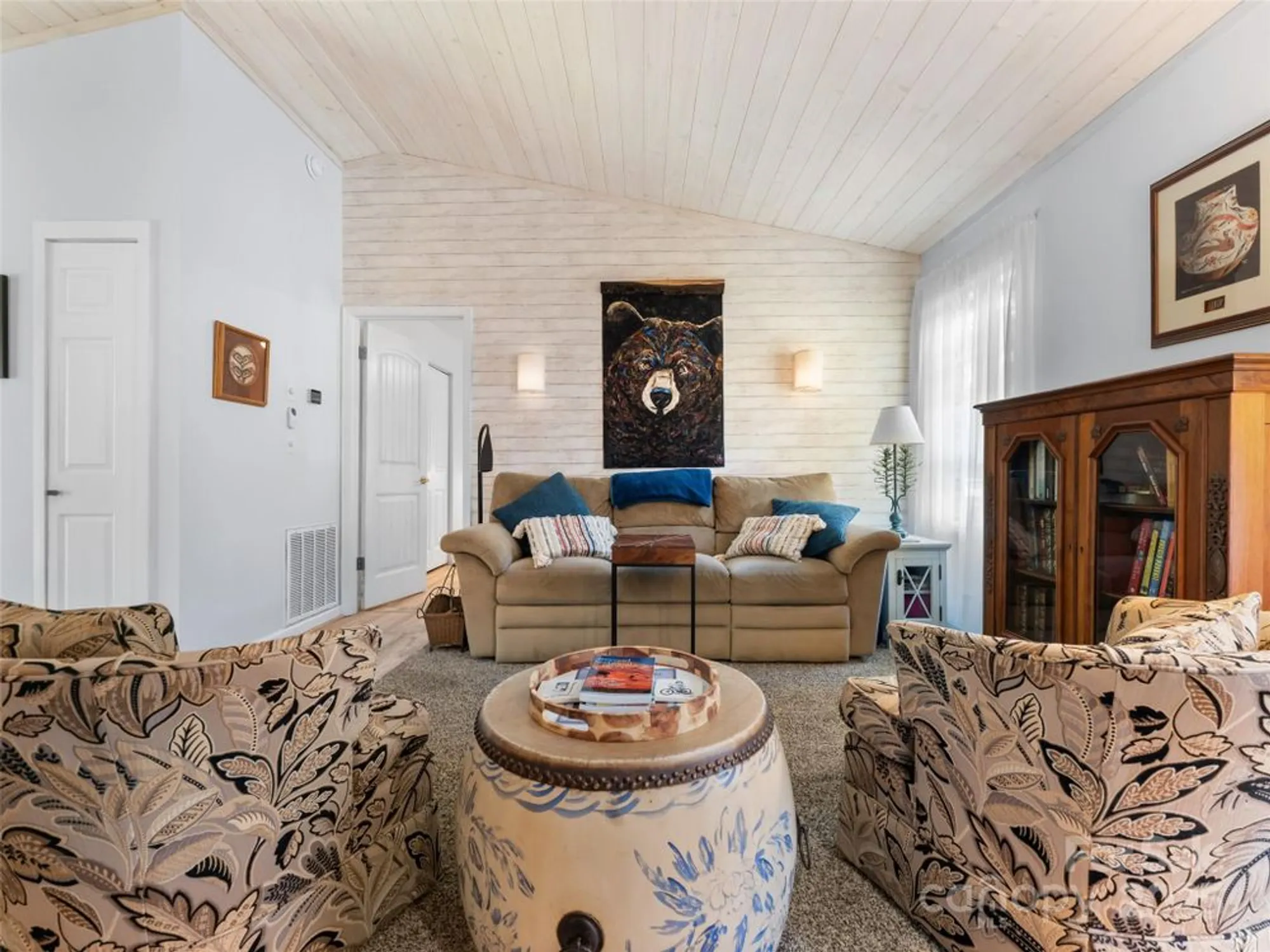 Property Slideshow image 11 of 37 | 33 resada dr, Brevard, NC, 28712