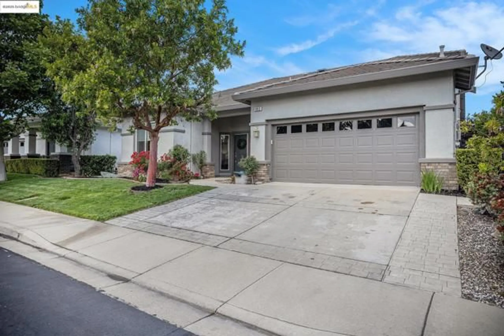 Property Slideshow image 4 of 48 | 1012 centennial dr, Brentwood, CA, 94513