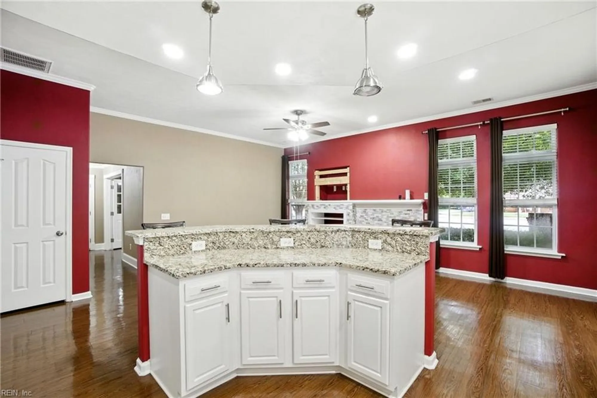 Property Slideshow image 18 of 46 | 809 mason ct, Chesapeake, VA, 23320