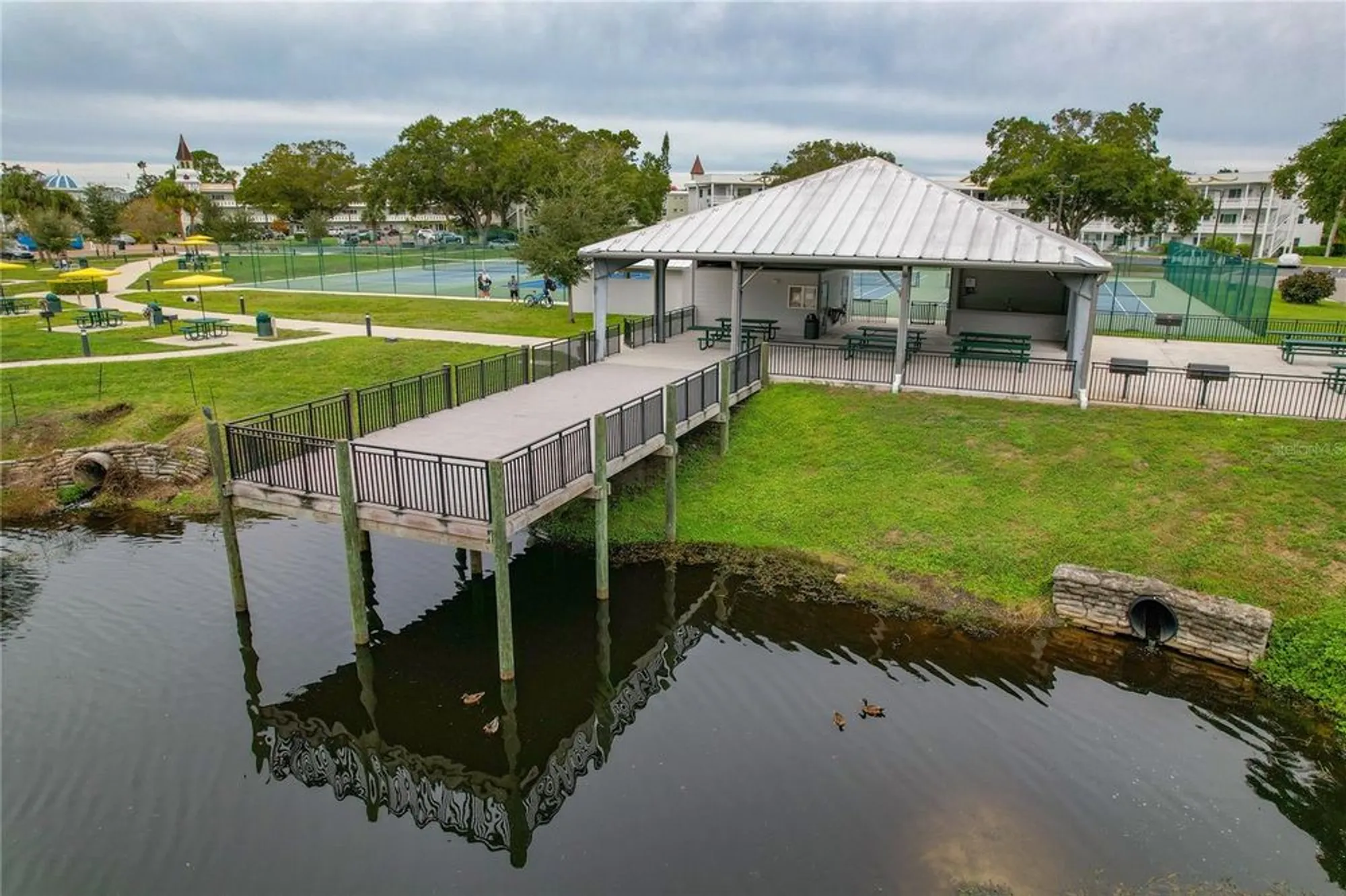 Property Slideshow image 25 of 39 | 2458 columbia dr 68, Clearwater, FL, 33763