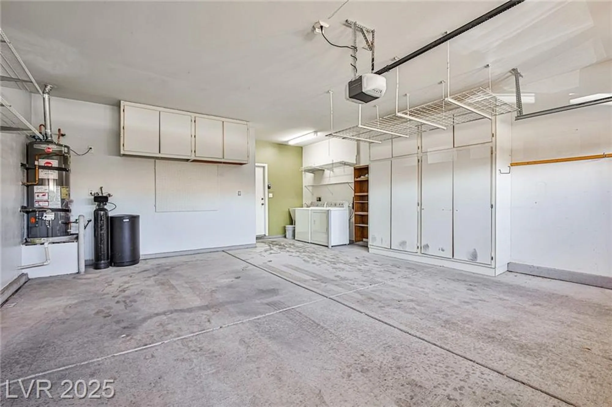 Property Slideshow image 15 of 18 | 433 piute valley ct, Henderson, NV, 89012