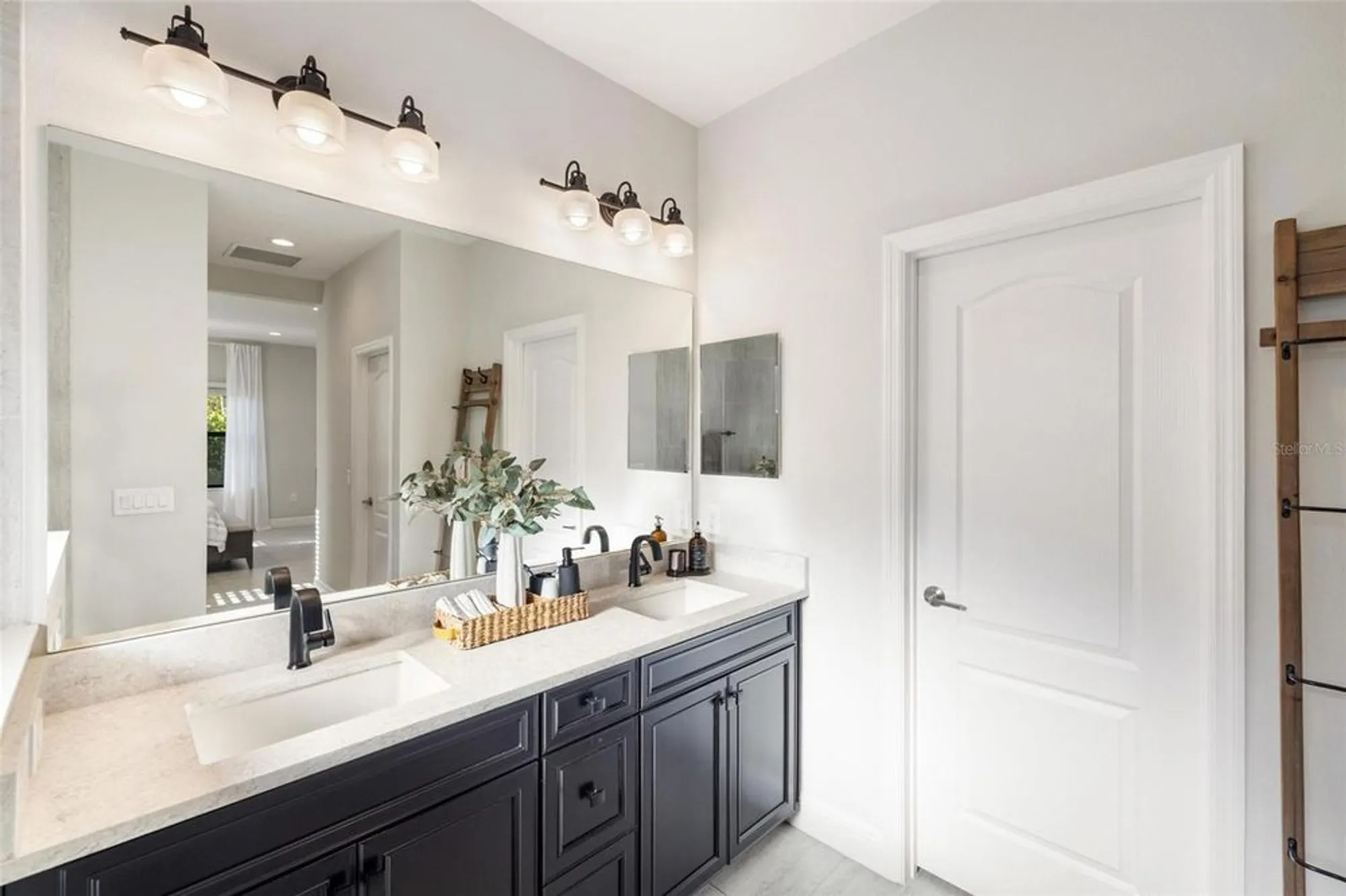 Property Slideshow image 28 of 75 | 13145 steinhatchee loop, Venice, FL, 34293