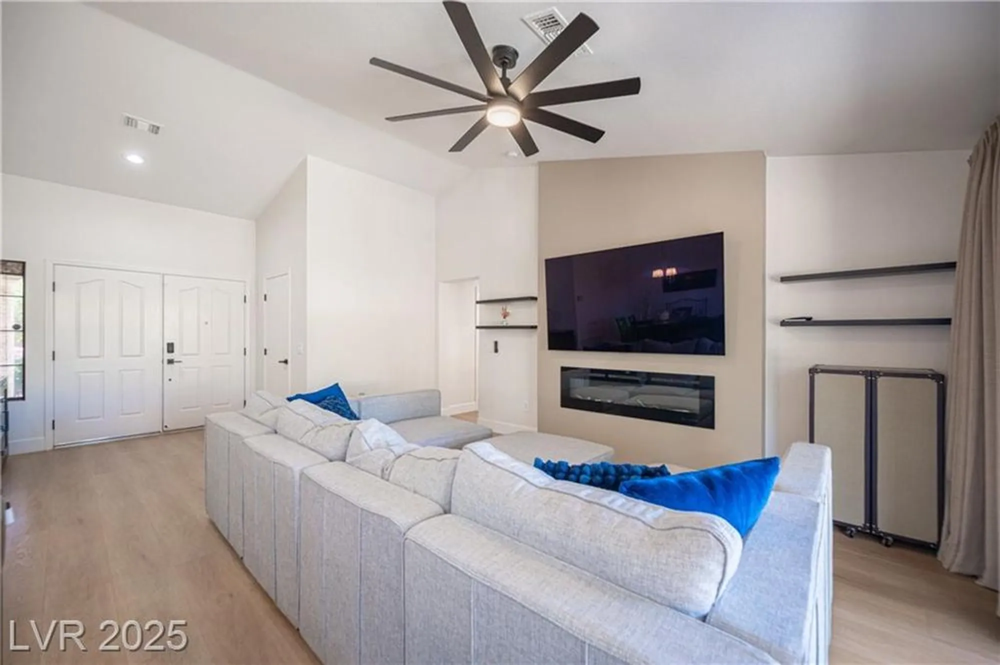 Property Slideshow image 19 of 72 | 2548 tumble brook dr, Las Vegas, NV, 89134