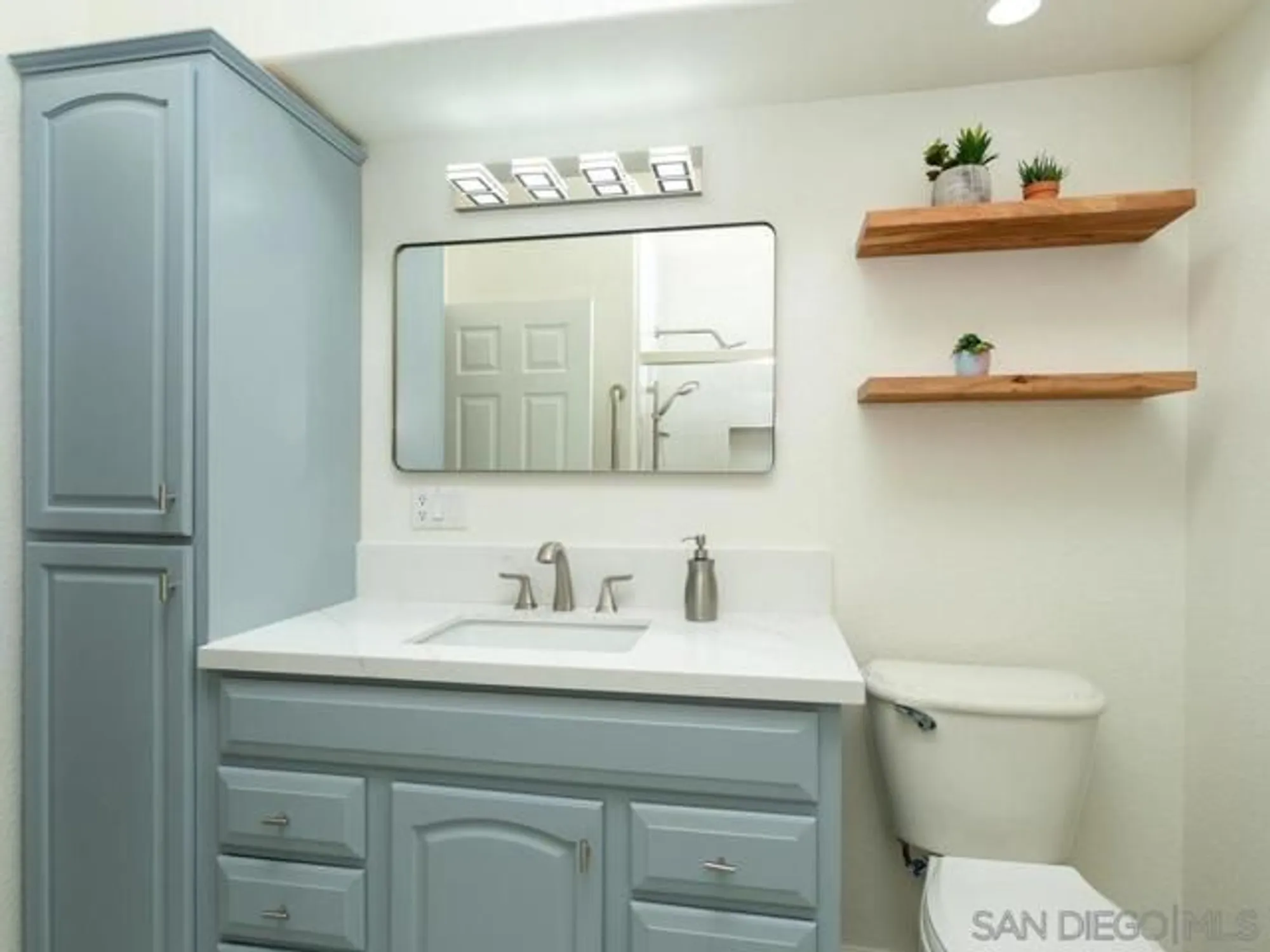 Property Slideshow image 26 of 32 | 4671 barcelona way, Oceanside, CA, 92056