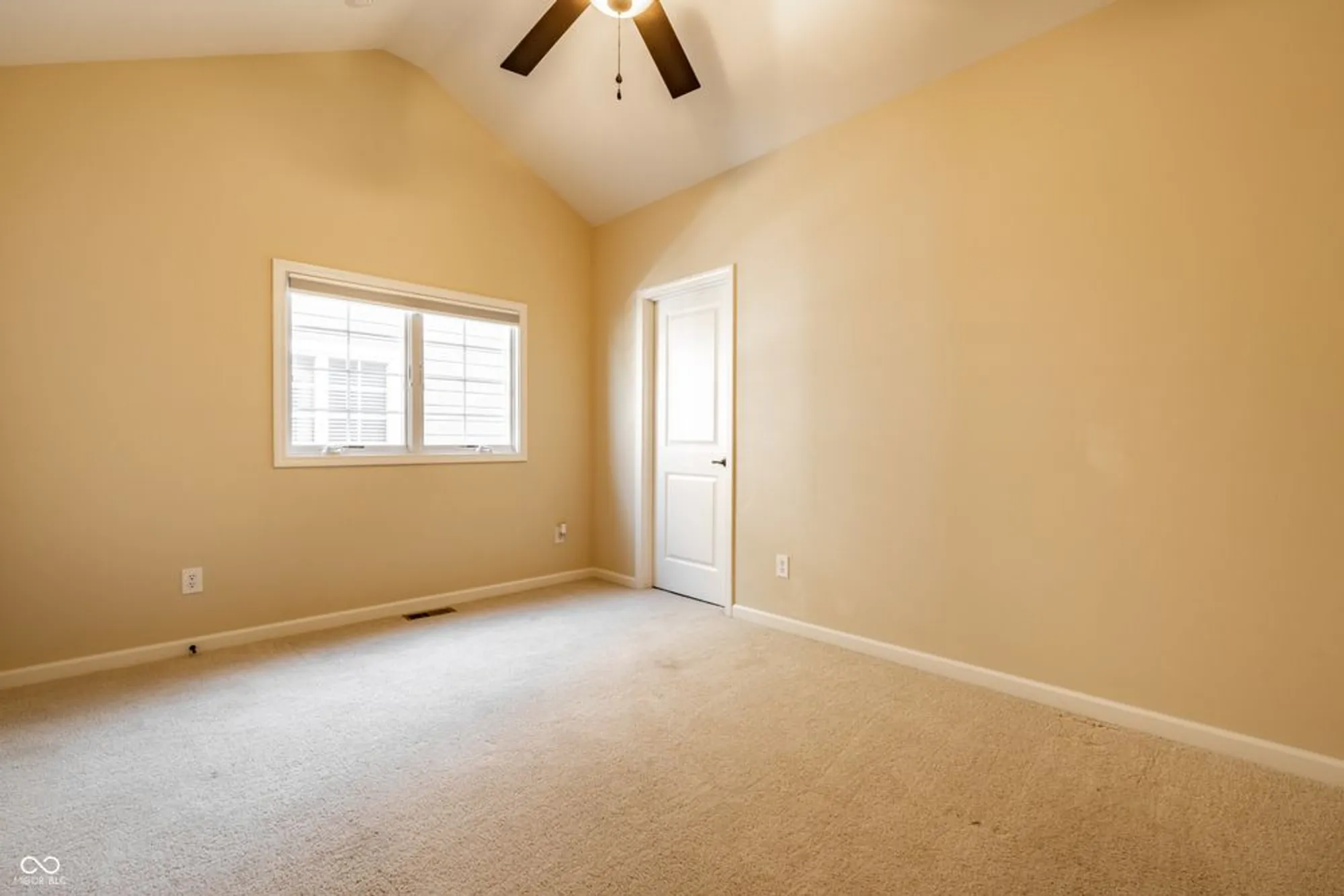 Property Slideshow image 28 of 36 | 489 firefly ln, Carmel, IN, 46032