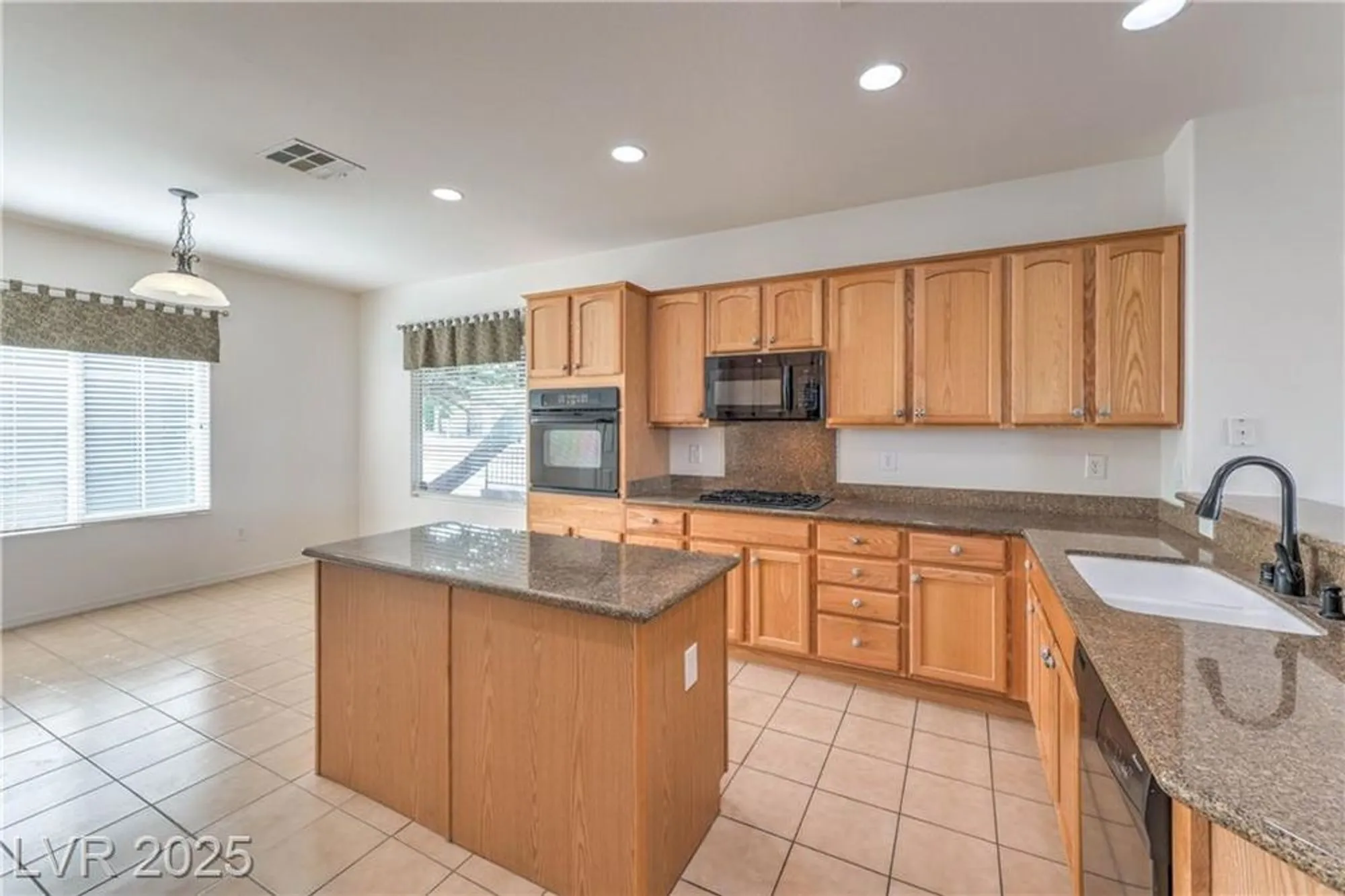 Property Slideshow image 17 of 52 | 2175 waterton rivers dr, Henderson, NV, 89044