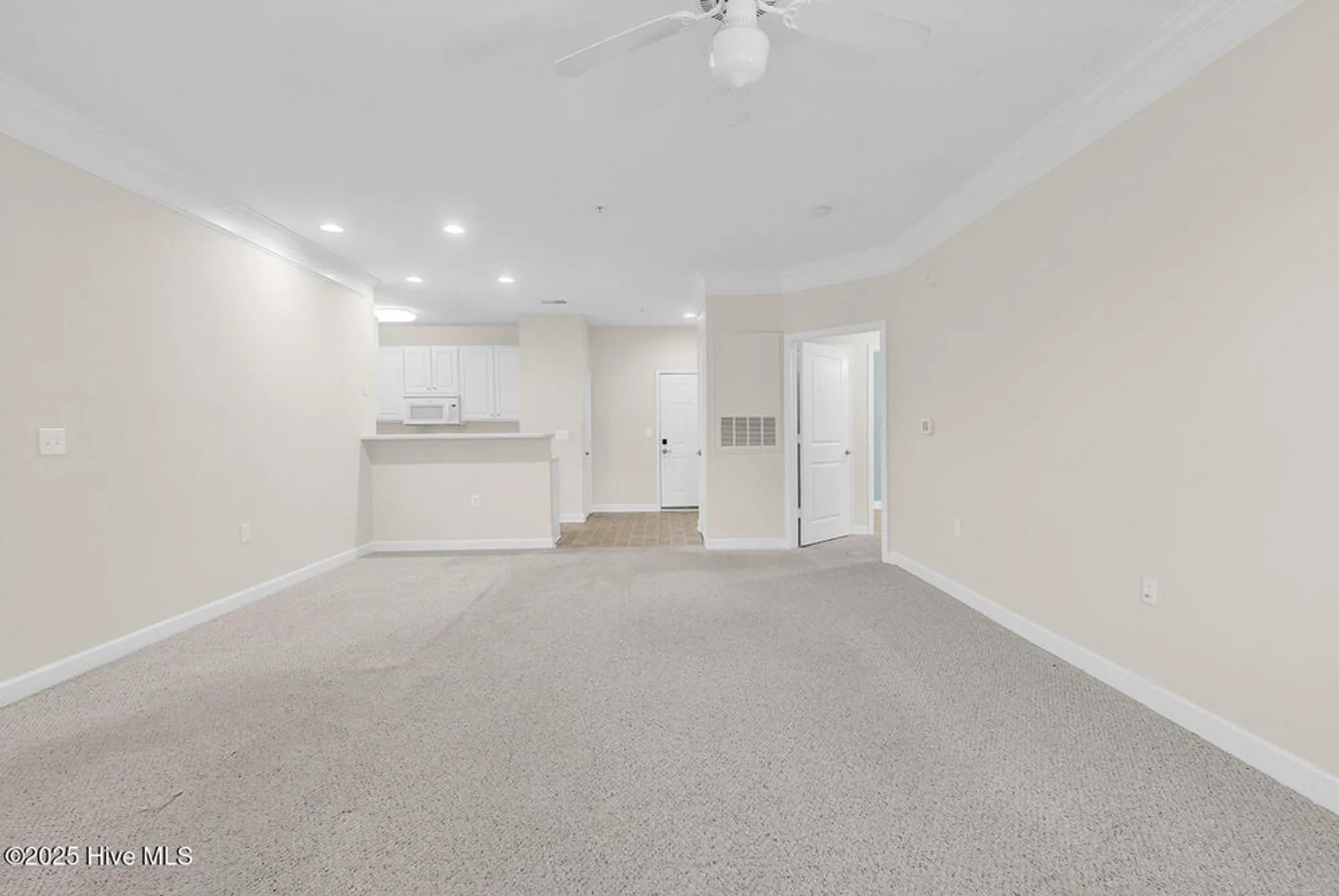 Property Slideshow image 8 of 30 | 395 s crow creek dr 1304, Calabash, NC, 28467