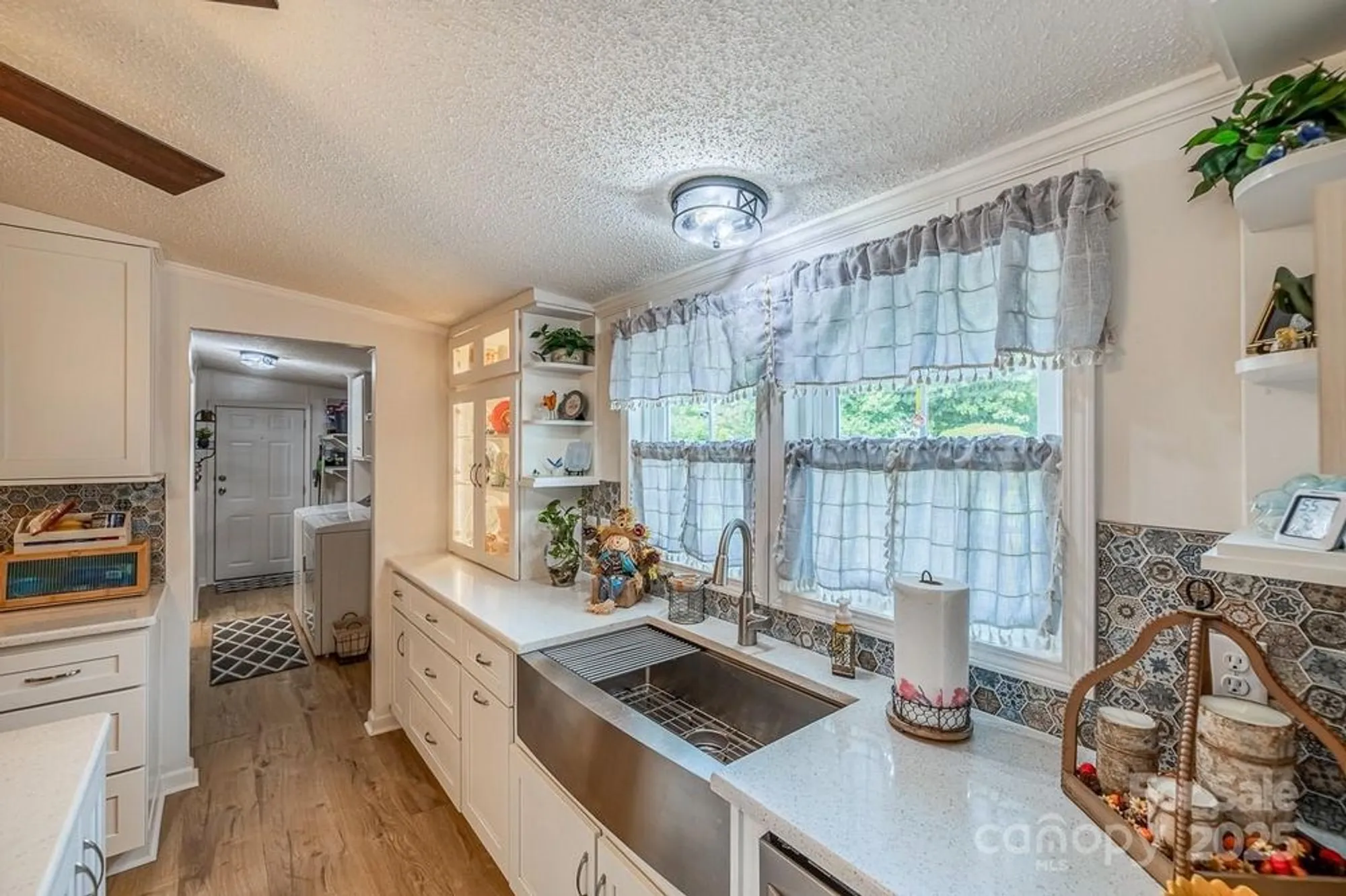 Property Slideshow image 16 of 43 | 445 riverwind dr, Hendersonville, NC, 28739