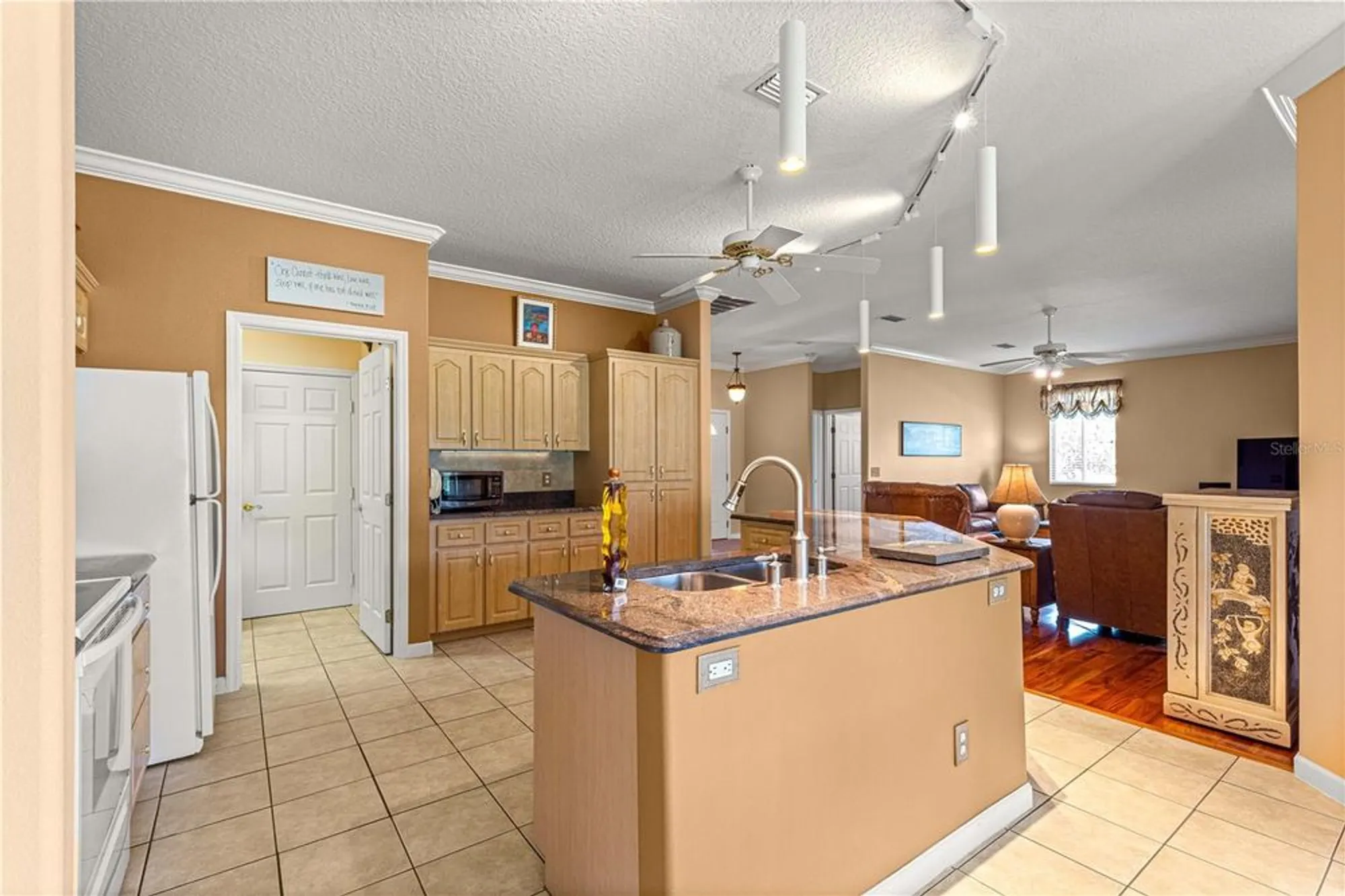 Property Slideshow image 23 of 50 | 5543 nw 25th loop, Ocala, FL, 34482