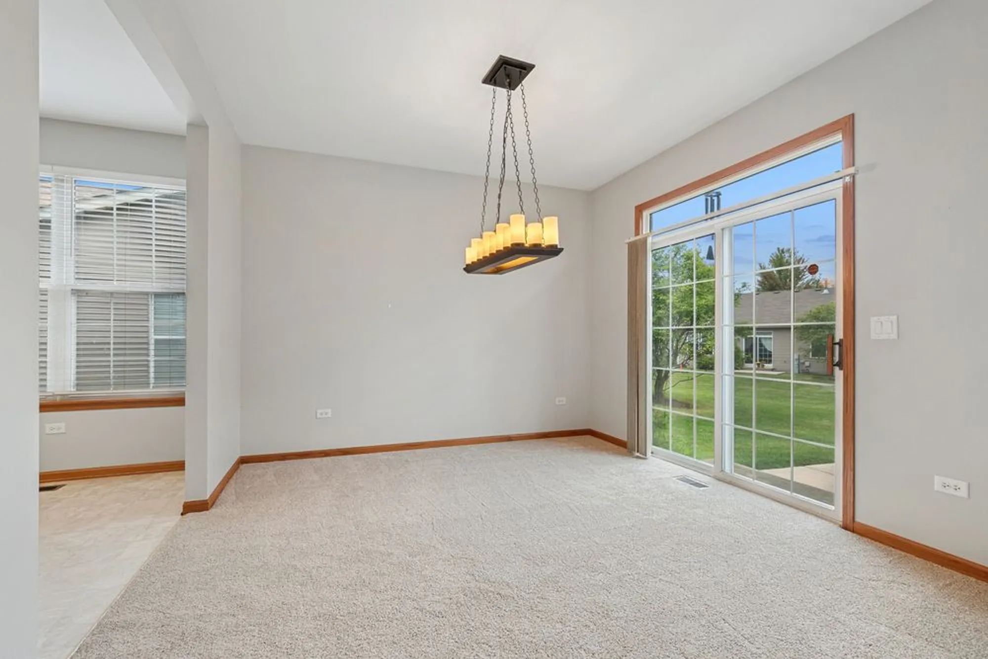 Property Slideshow image 6 of 19 | 21308 brush lake dr, Crest Hill, IL, 60403