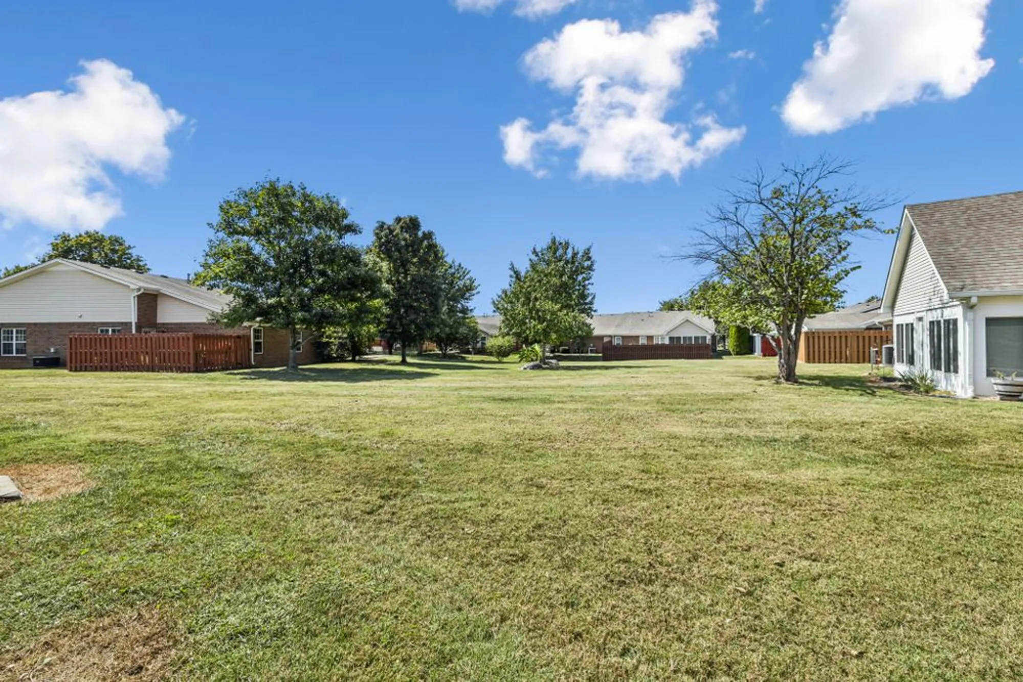 Property Slideshow image 25 of 27 | 423 forest glen cir, Murfreesboro, TN, 37128