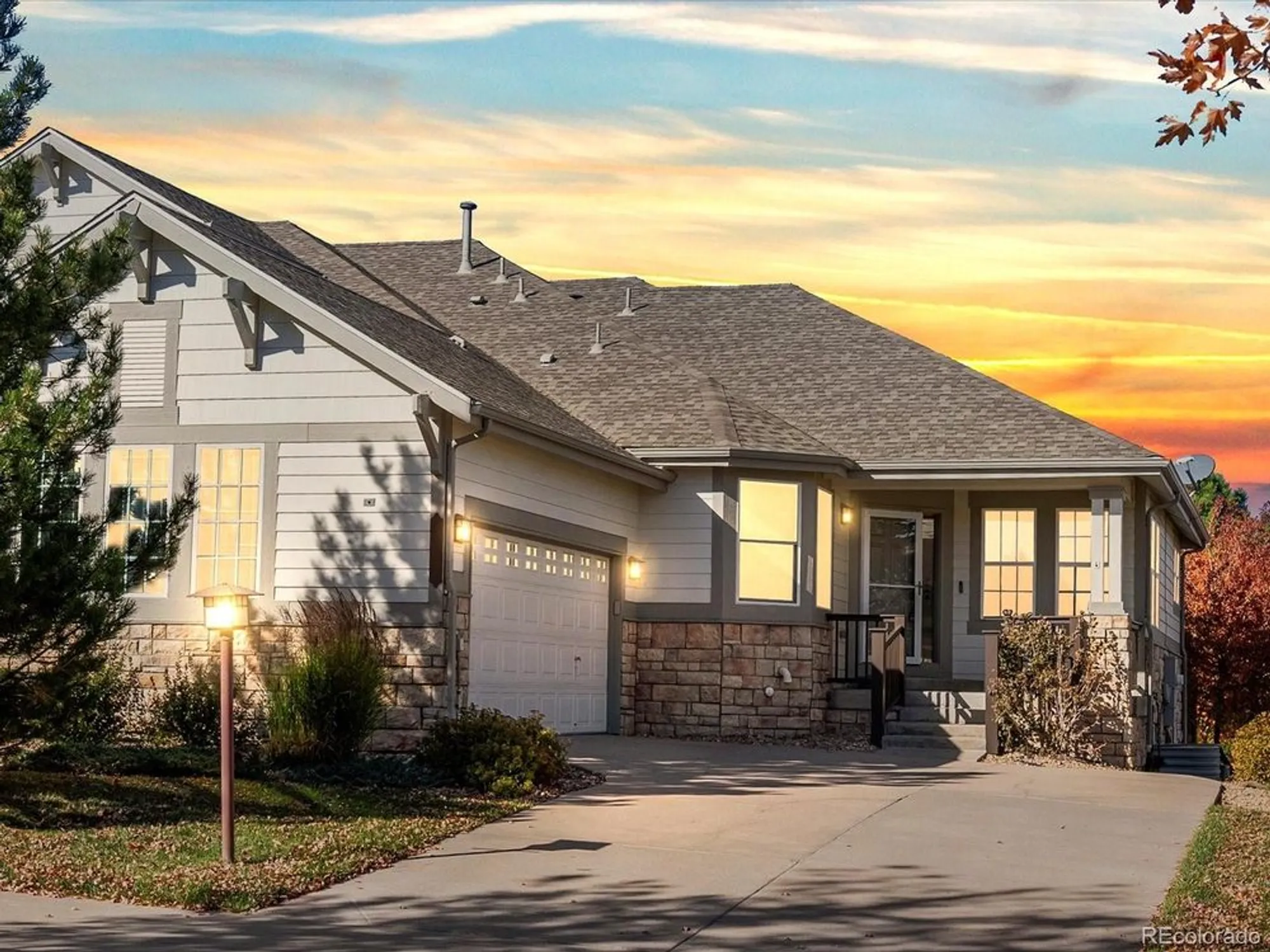 Property Slideshow image 2 of 32 | 22383 e heritage pkwy, Aurora, CO, 80016