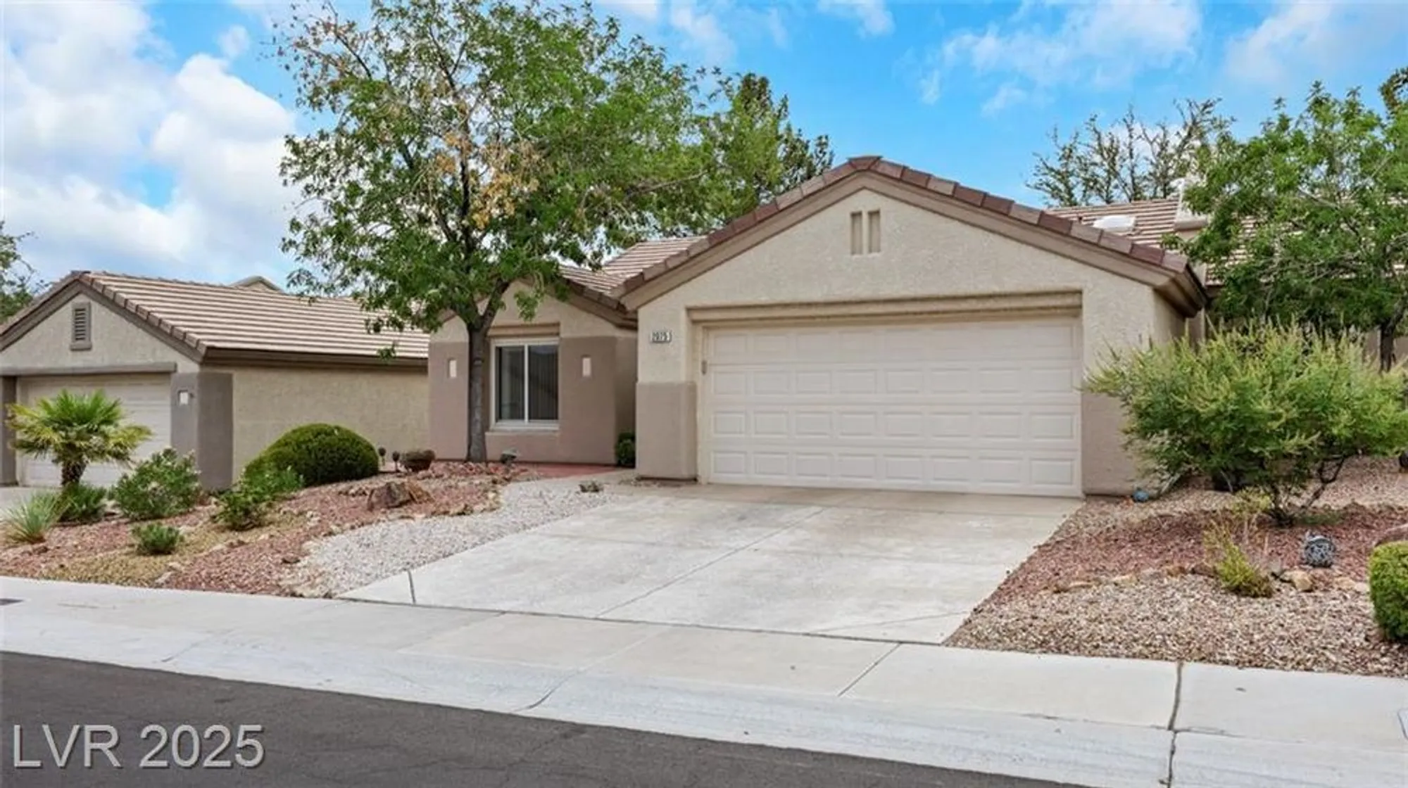 Property Slideshow image 2 of 31 | 2075 joy view ln, Henderson, NV, 89012