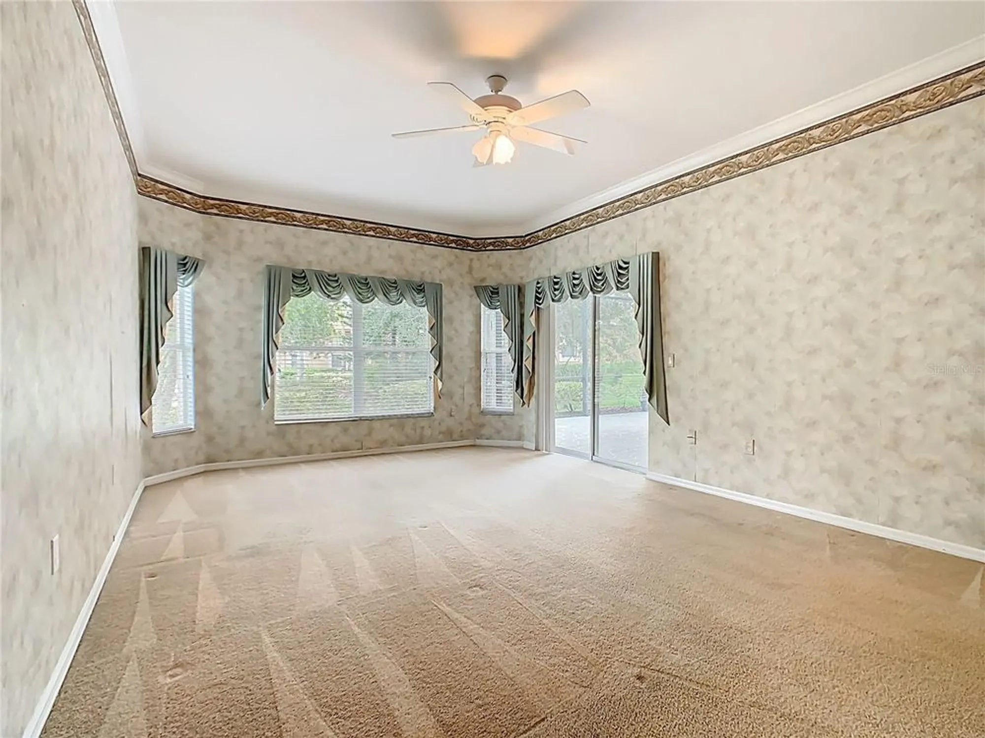 Property Slideshow image 24 of 50 | 525 shorehaven dr, Poinciana, FL, 34759