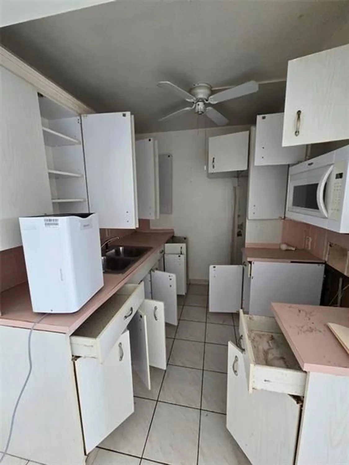 Property Slideshow image 5 of 59 | 4058 harwood e unit e, Deerfield Beach, FL, 33442