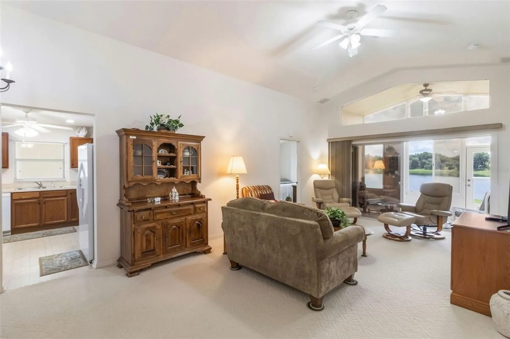 Property Slideshow image 8 of 39 | 464 lake suzanne dr, Lake Wales, FL, 33859