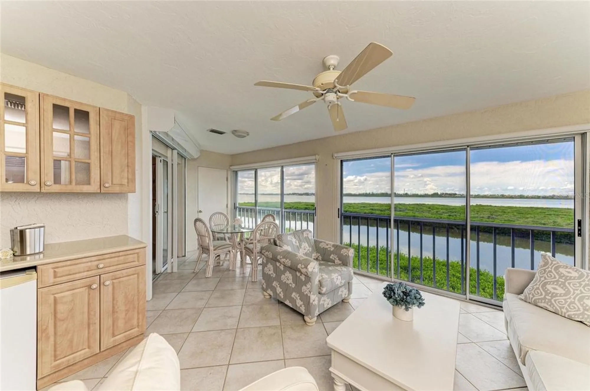 Property Slideshow image 29 of 45 | 1247 edgewater cir # 1247, Bradenton, FL, 34209