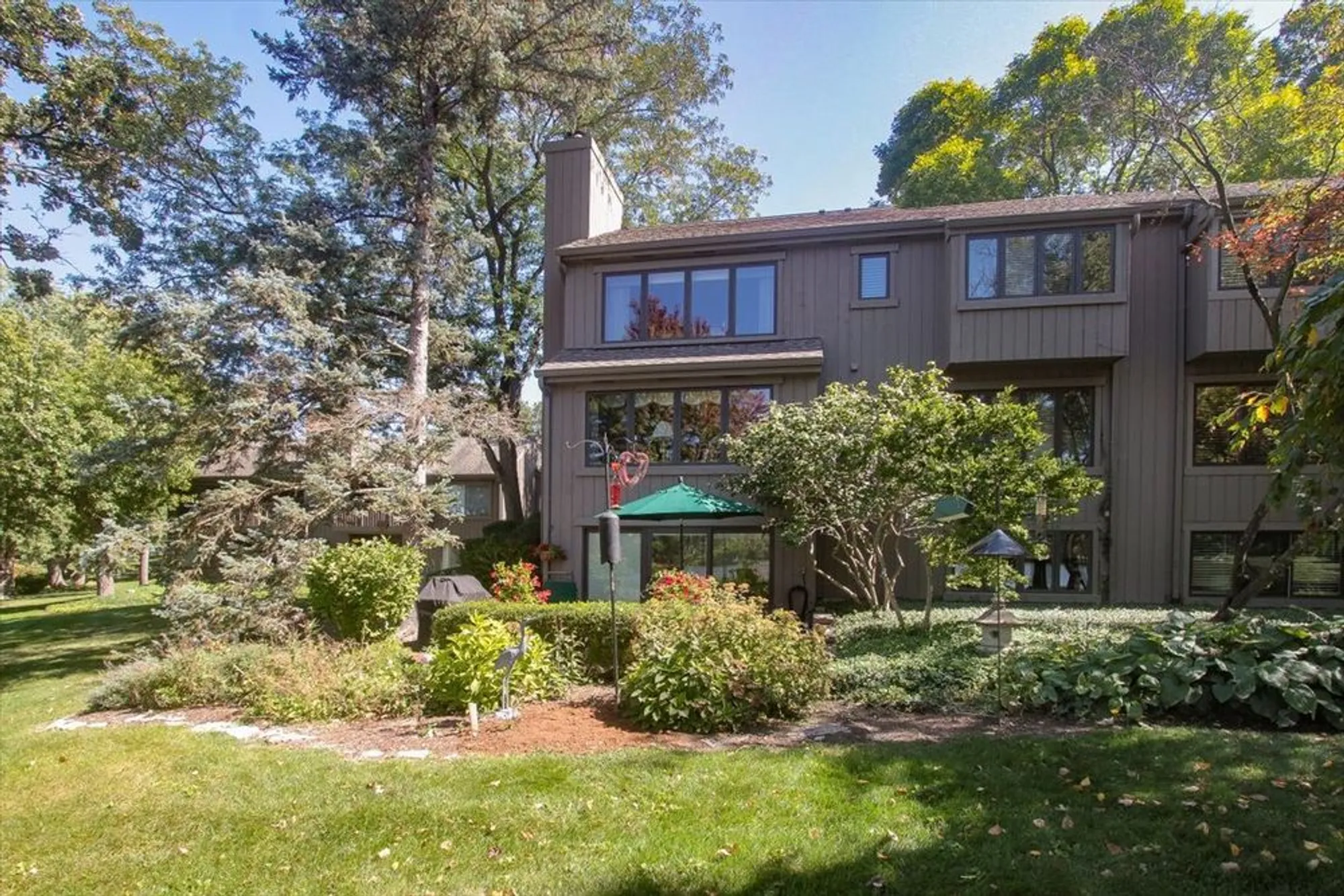 Property Slideshow image 2 of 54 | 660 old barn rd # f-24, Lake Barrington, IL, 60010