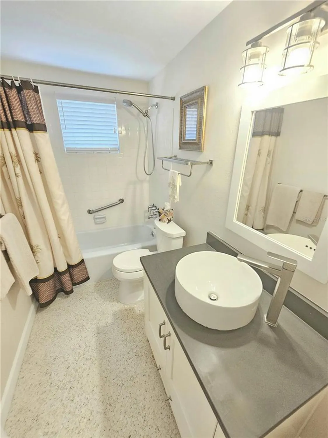 Property Slideshow image 16 of 38 | 1751 caribbean cir 30, Venice, FL, 34293