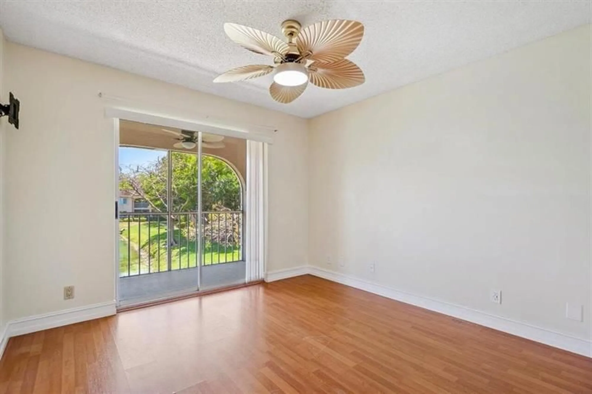 Property Slideshow image 11 of 39 | 13770 oneida dr d2, Delray Beach, FL, 33446