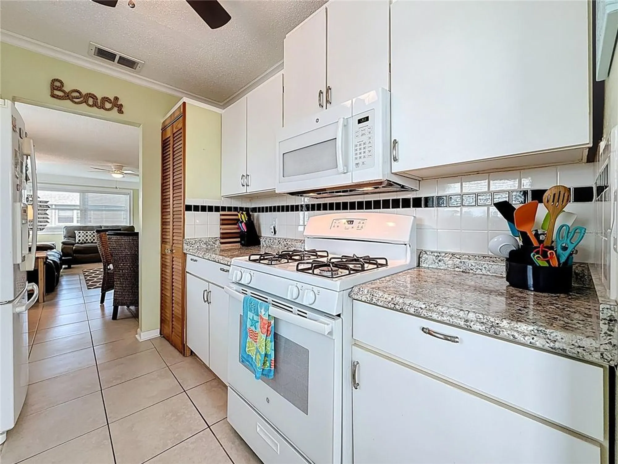 Property Slideshow image 21 of 64 | 5267 81st st n apt 26, Saint Petersburg, FL, 33709