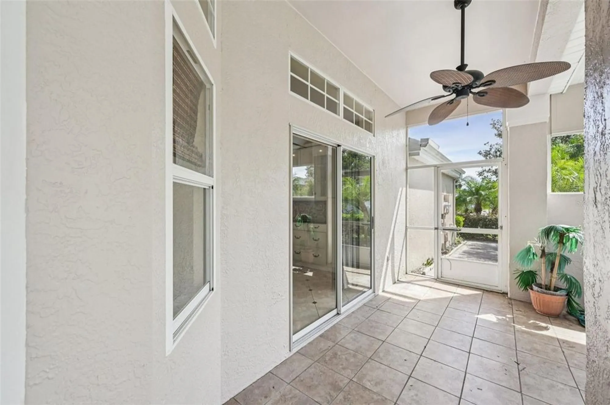 Property Slideshow image 6 of 70 | 675 masterpiece dr, Sun City Center, FL, 33573
