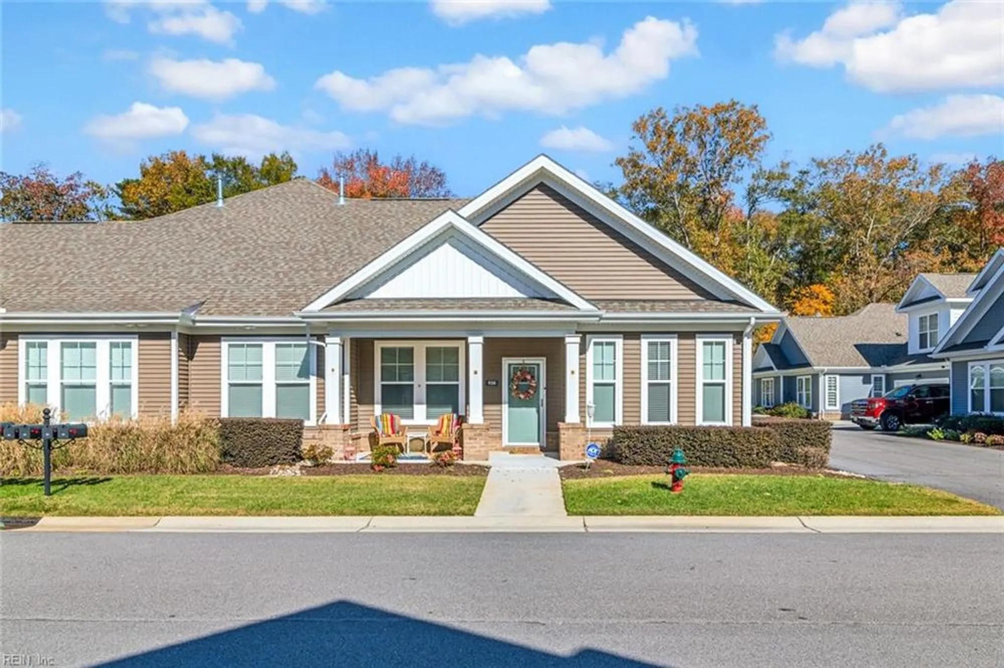 Property Slideshow image 1 of 36 | 936 biltmore way # 37, Chesapeake, VA, 23320