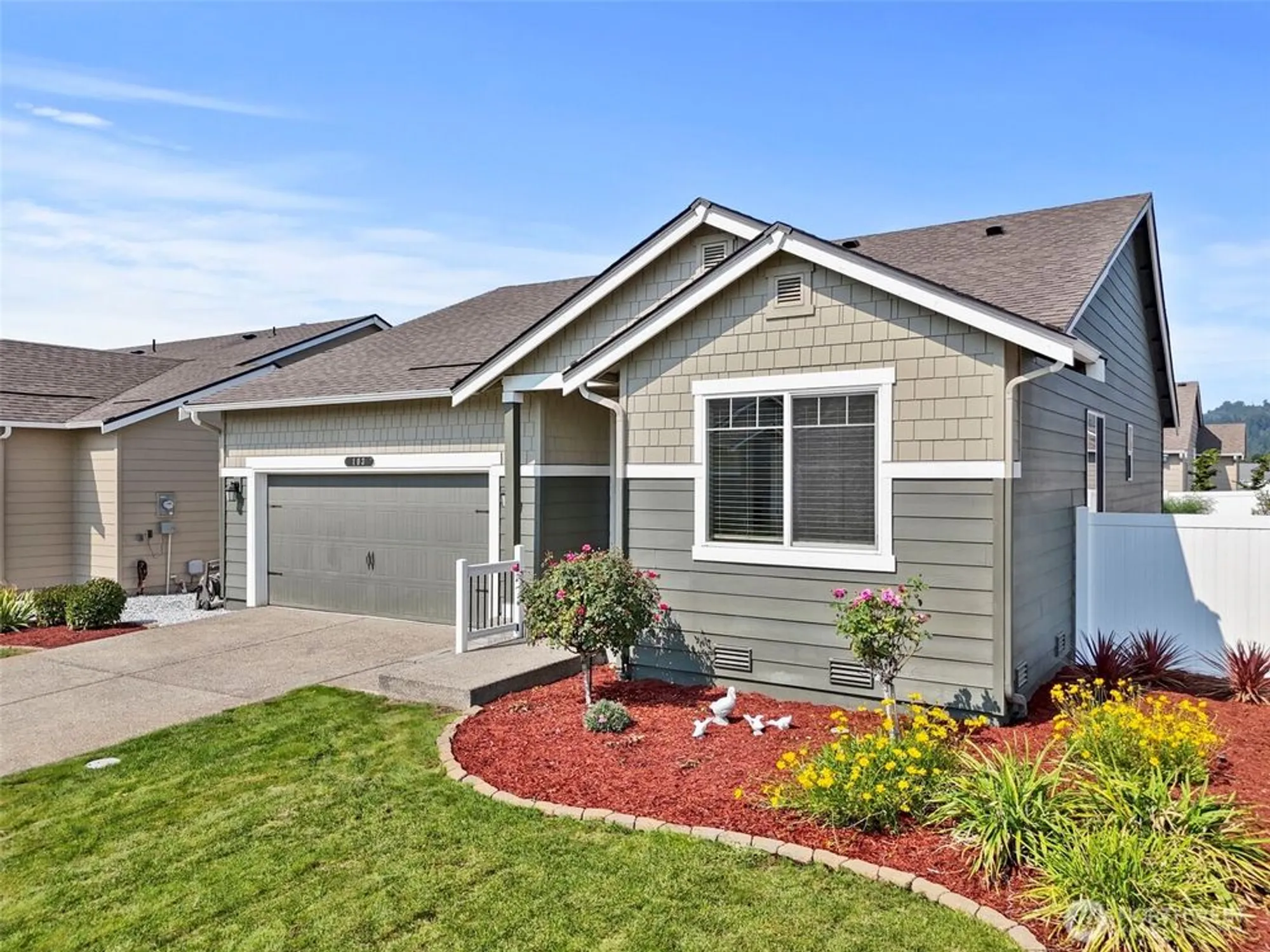 Property Slideshow image 1 of 38 | 103 hickory ave 35, Orting, WA, 98360