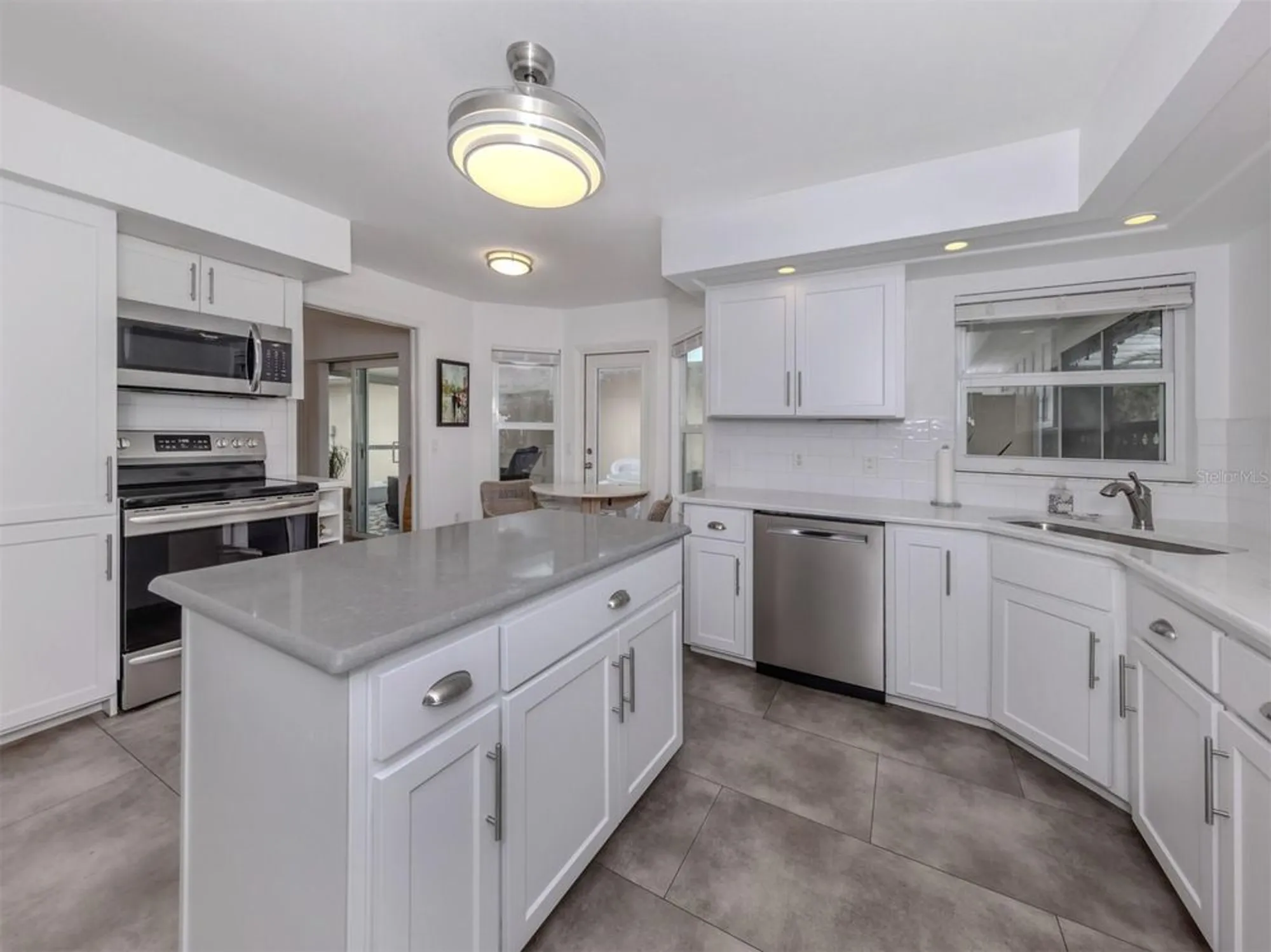 Property Slideshow image 13 of 77 | 761 harrington lake dr 61, Venice, FL, 34293