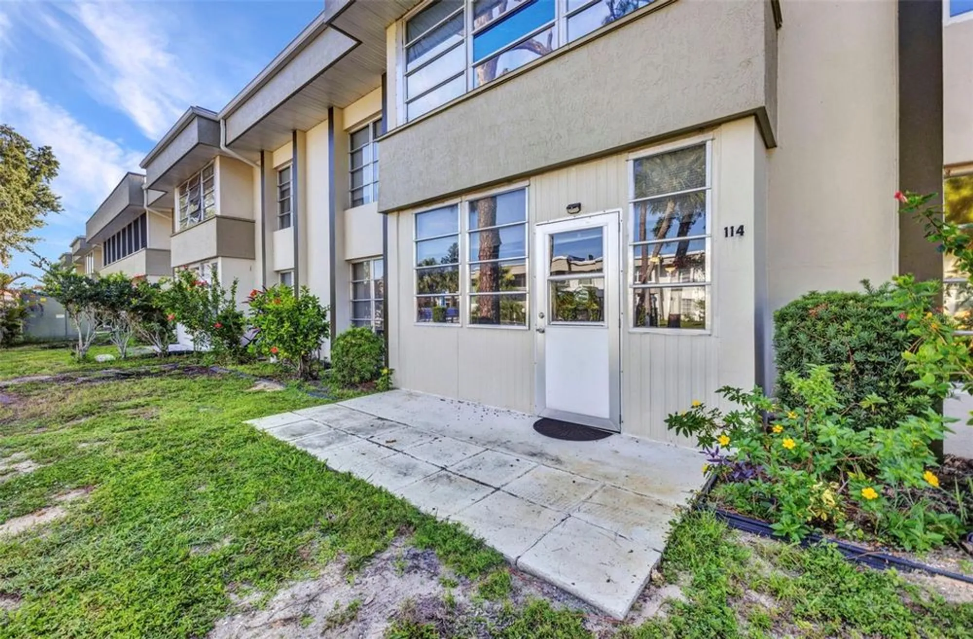 Property Slideshow image 29 of 54 | 2437 harbor blvd apt 114, Port Charlotte, FL, 33952