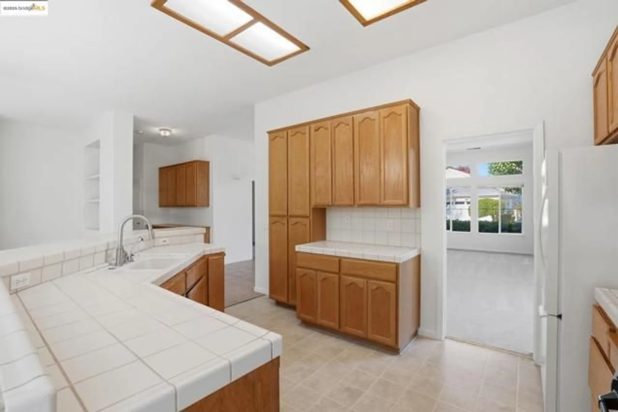 Property Slideshow image 11 of 52 | 84 spencer way, Brentwood, CA, 94513
