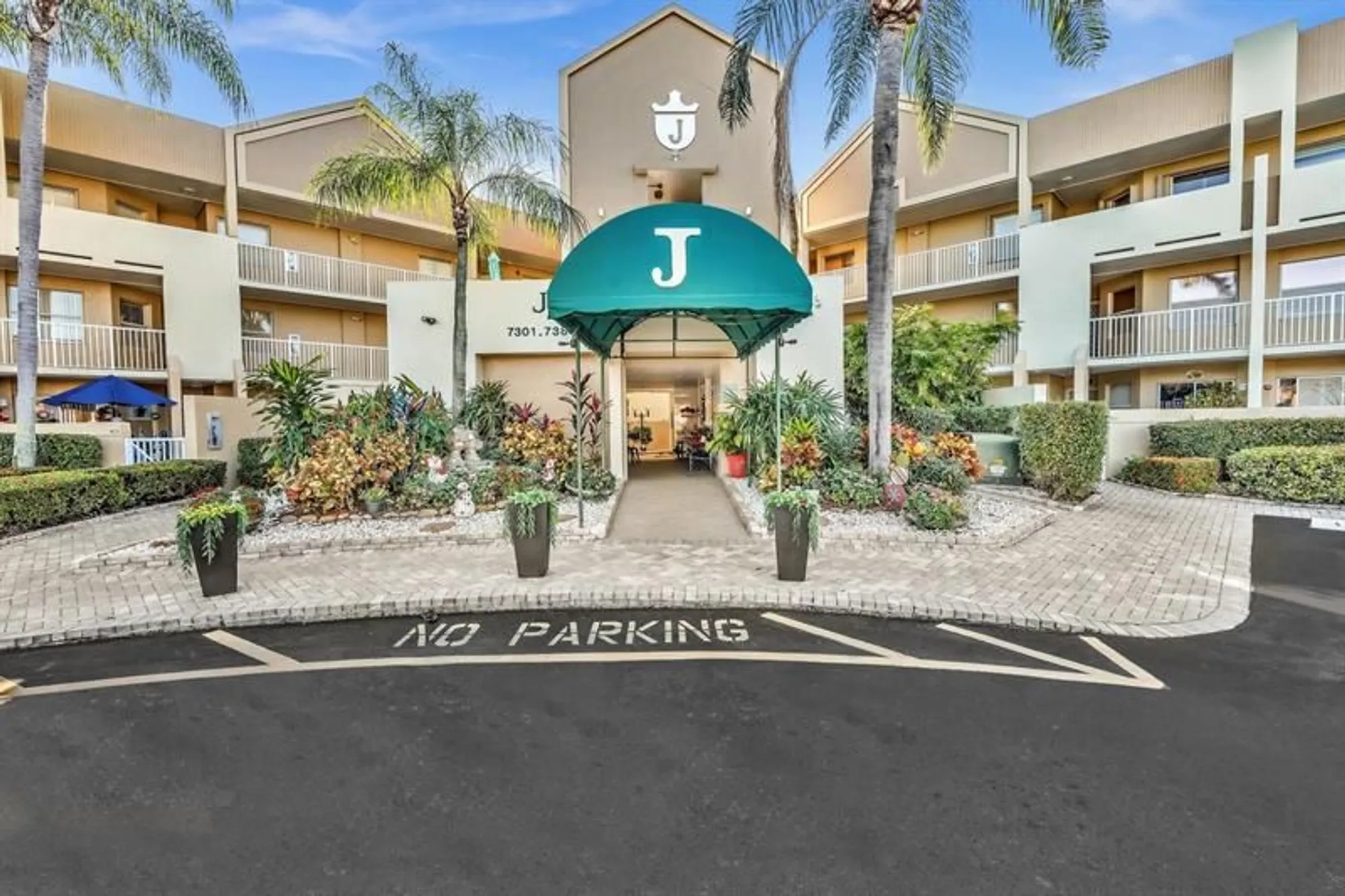 Property Slideshow image 2 of 81 | 7377 granville dr 311, Tamarac, FL, 33321